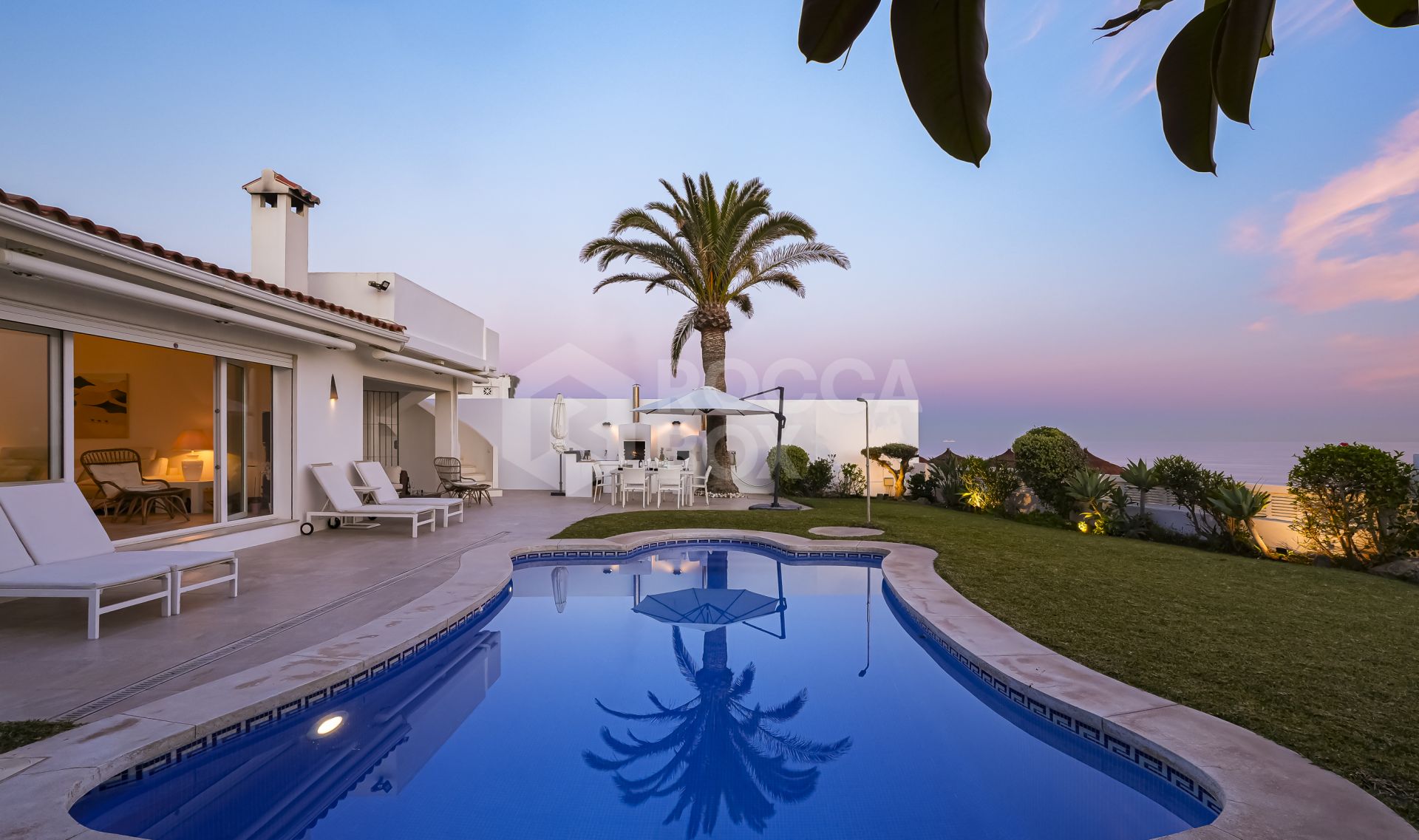 Stunning First Line Beach Villa in Vistamar Costabella Marbella