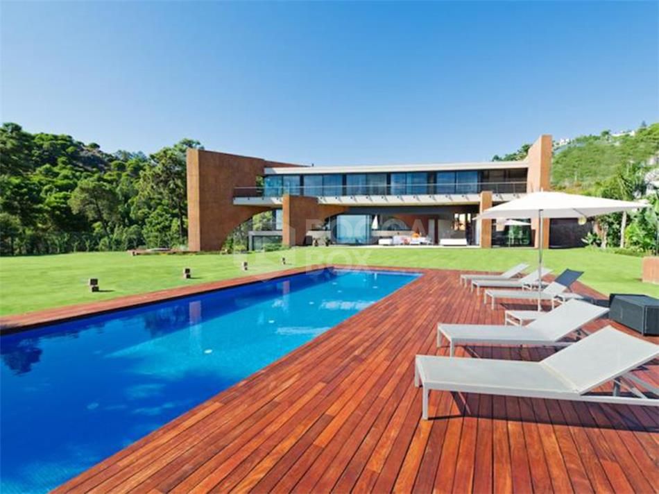 ARFV1654 - Modern villa for sale in La Reserva de Alcuzcuz in Benahavis