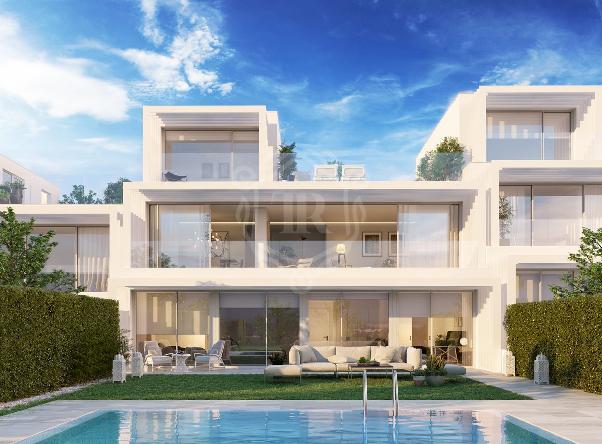 Luxury front line golf villas in Sotogrande