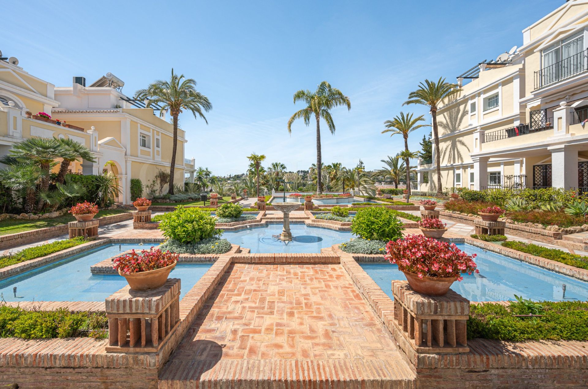 Apartamento Planta Baja en Aloha Gardens, Marbella