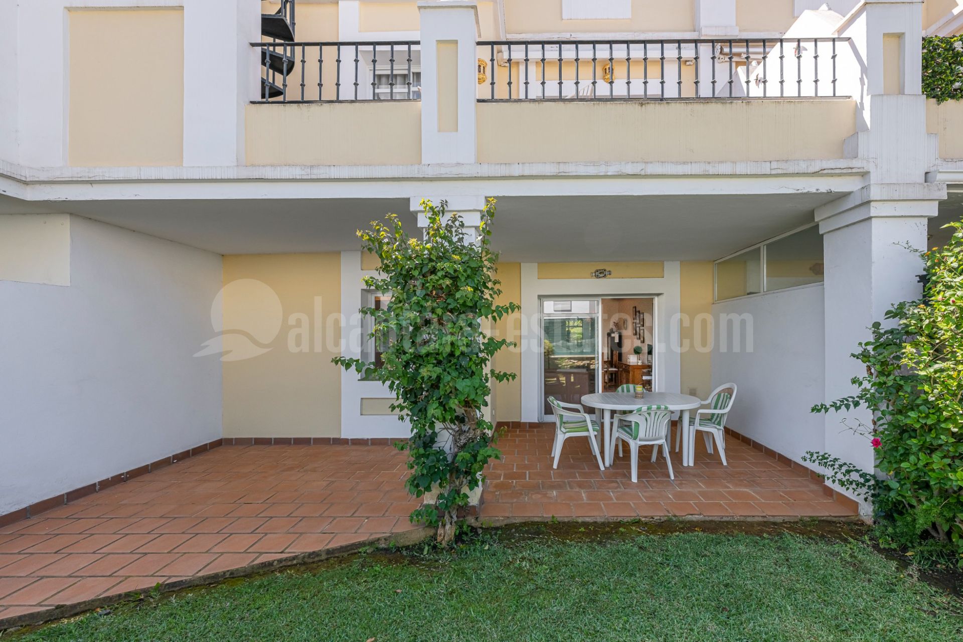 Apartamento Planta Baja en Aloha Gardens, Marbella