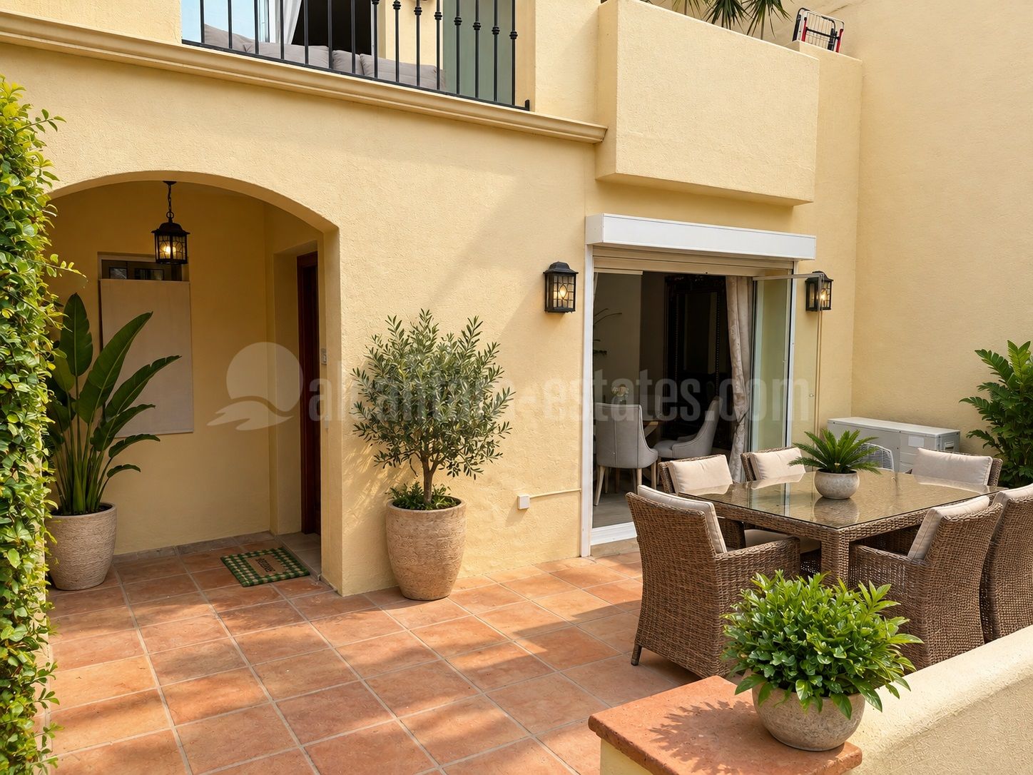 Ground Floor Apartment in Los Pinos de Aloha, Marbella