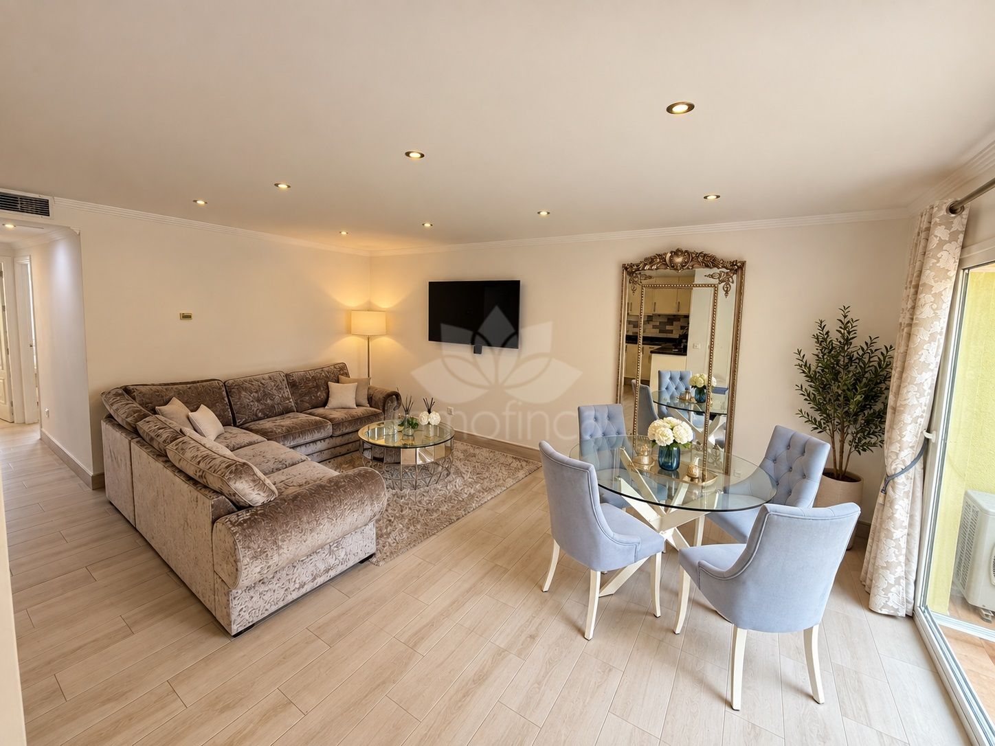 Ground Floor Apartment in Los Pinos de Aloha, Marbella