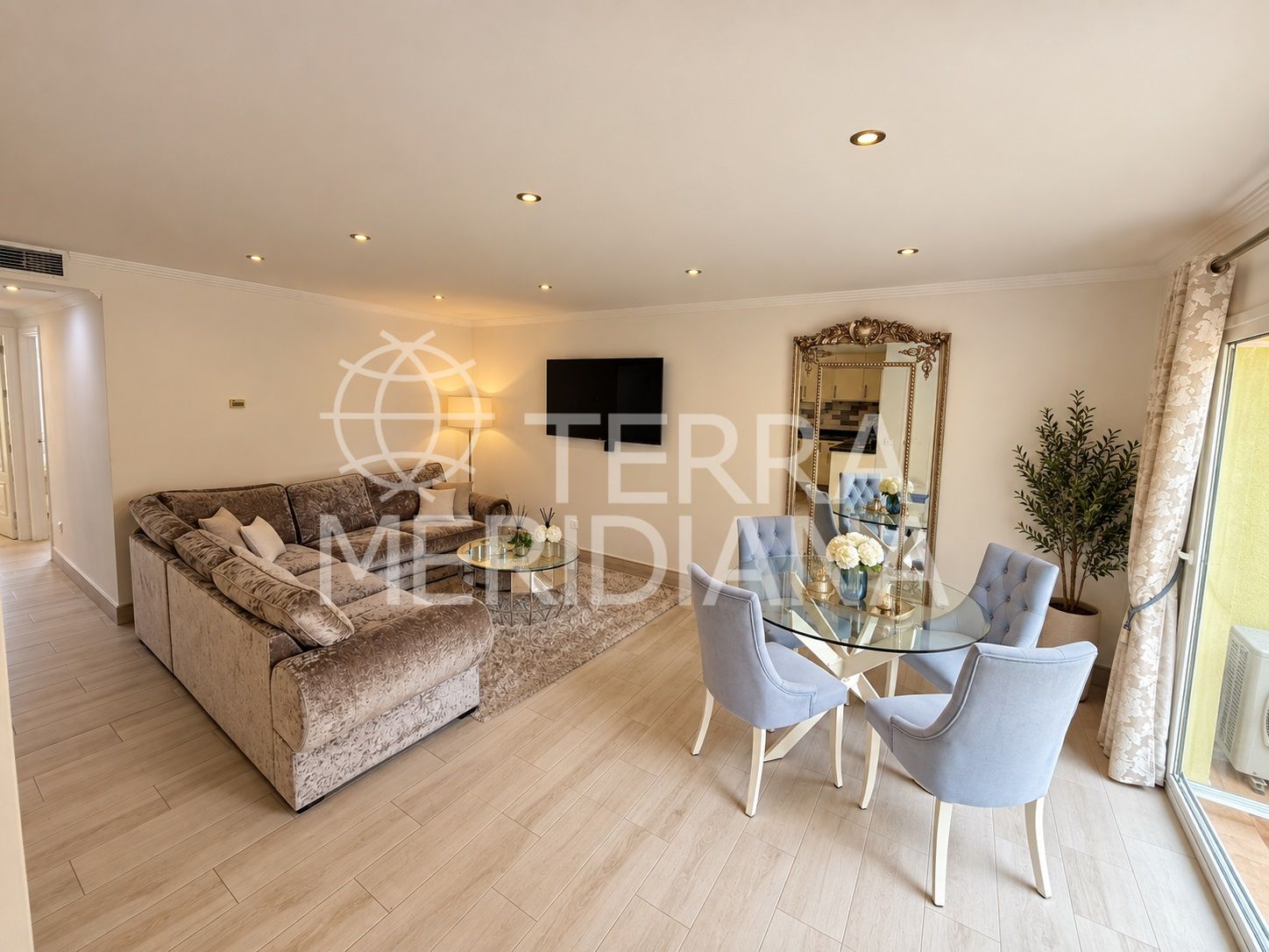 Ground Floor Apartment in Los Pinos de Aloha, Marbella