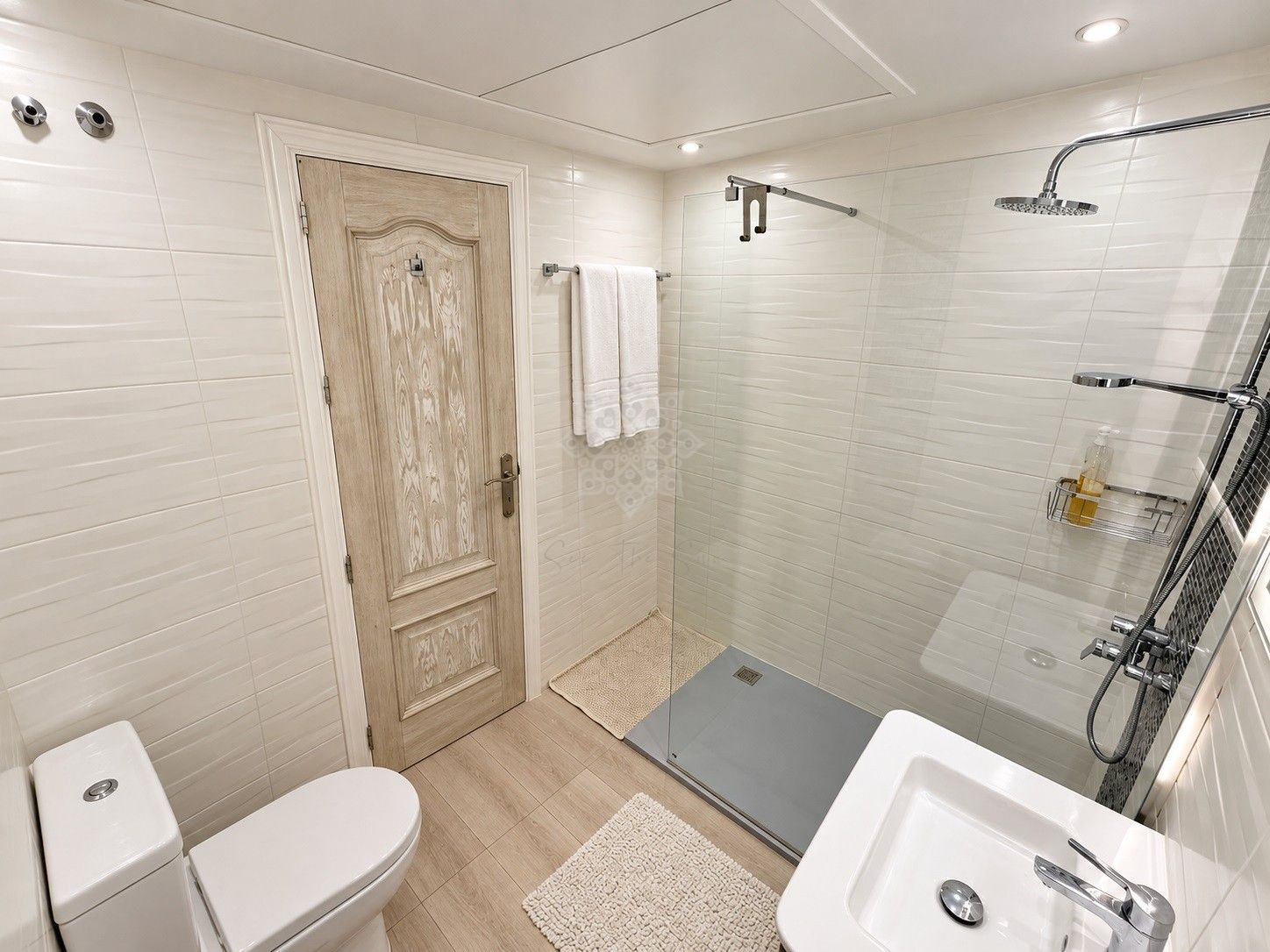 Ground Floor Apartment in Los Pinos de Aloha, Marbella