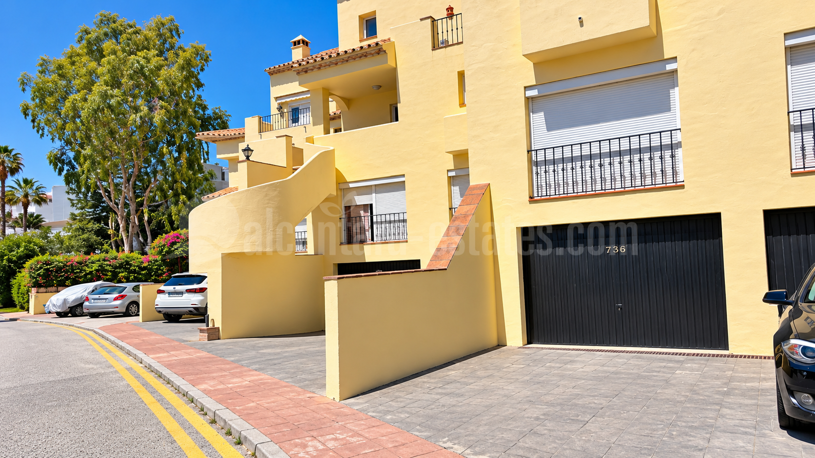 Apartamento Planta Baja en Los Pinos de Aloha, Marbella