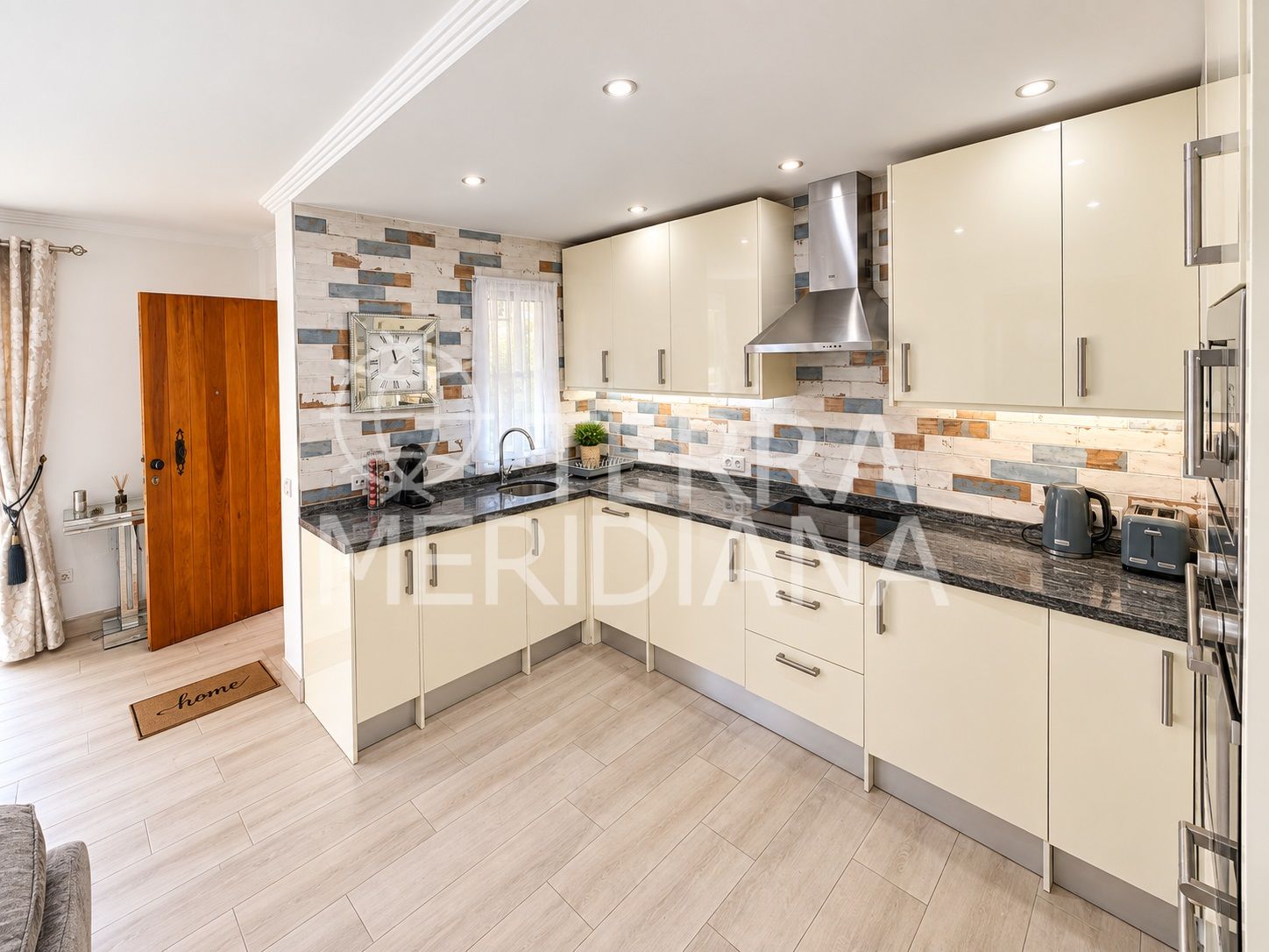 Ground Floor Apartment in Los Pinos de Aloha, Marbella
