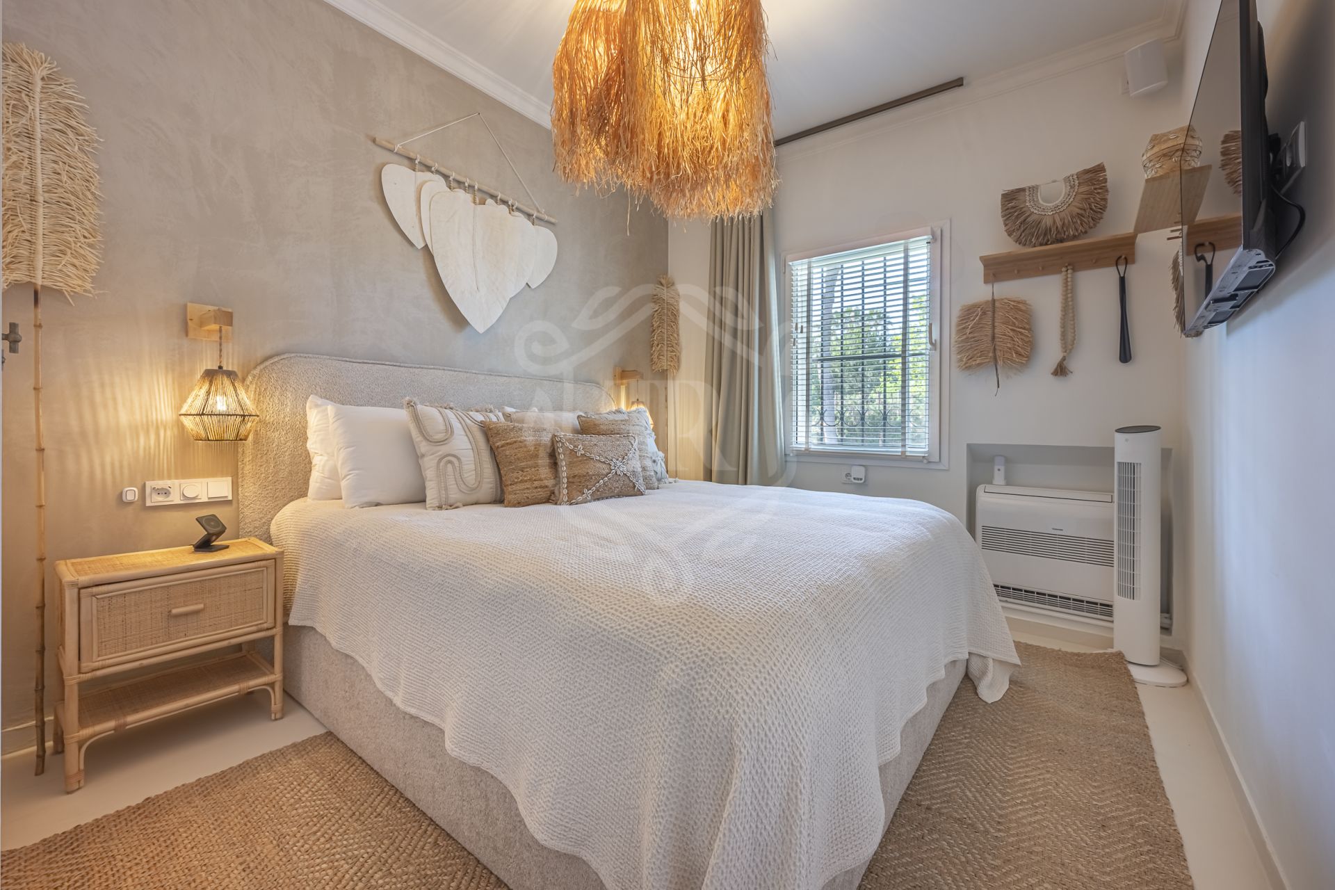 Villa for sale in Atalaya de Rio Verde, Nueva Andalucia
