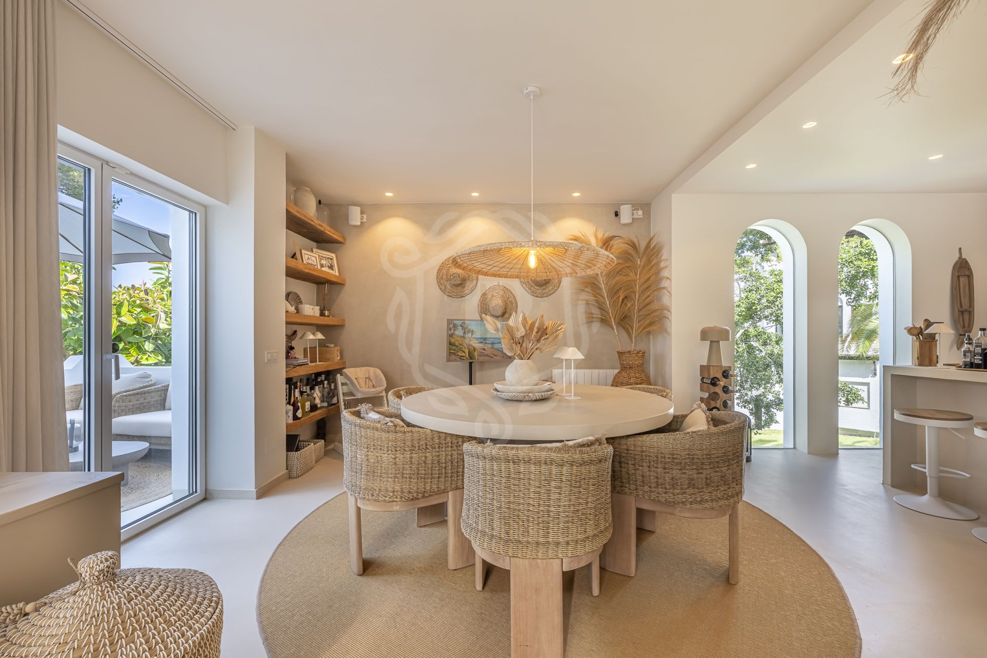 Villa for sale in Atalaya de Rio Verde, Nueva Andalucia