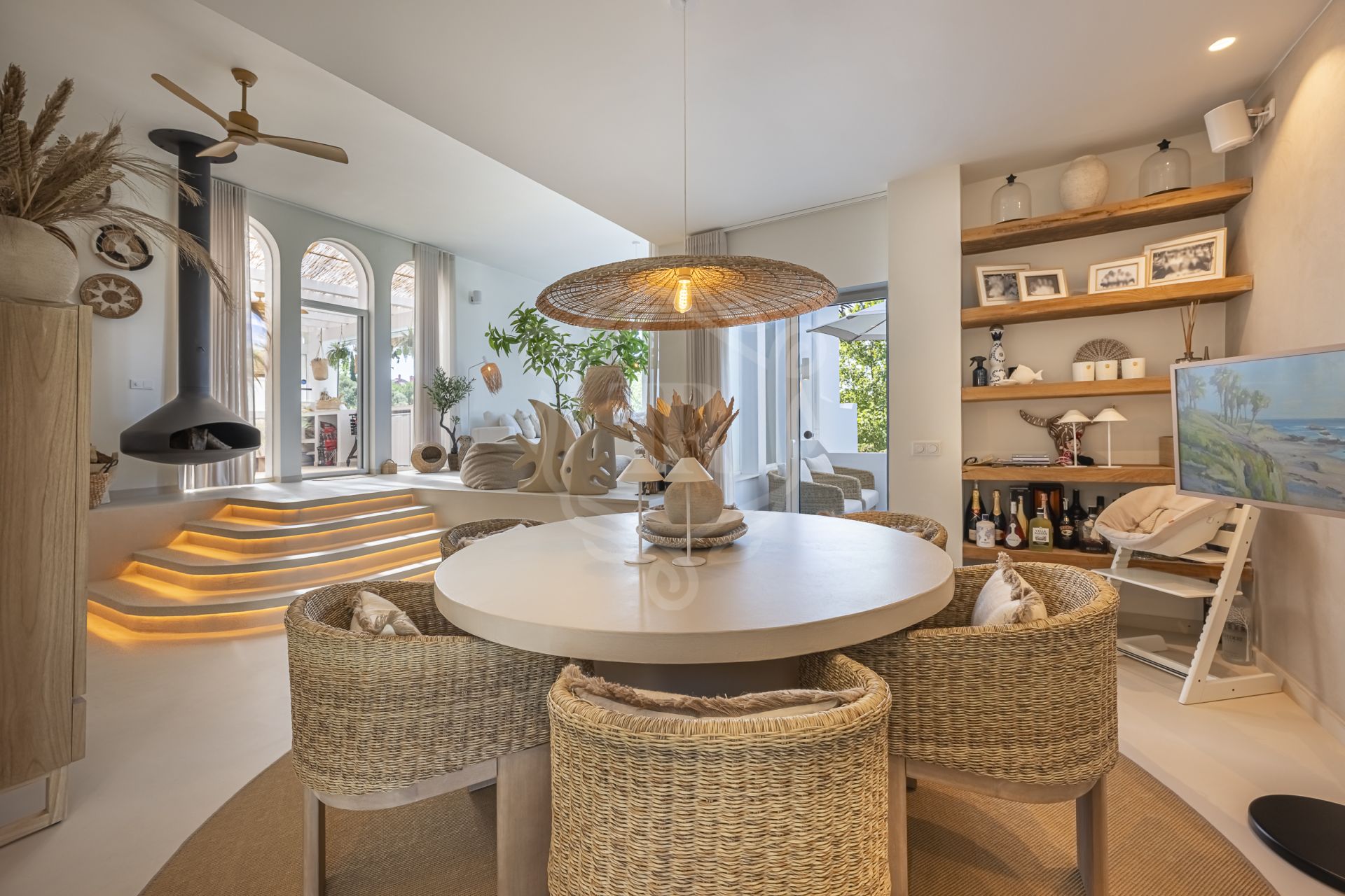Villa for sale in Atalaya de Rio Verde, Nueva Andalucia
