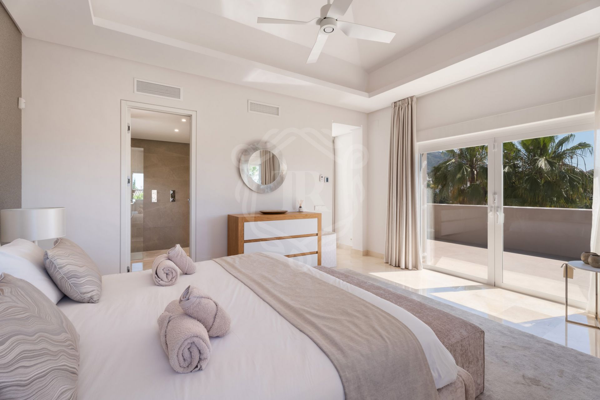 Villa en venta en Nueva Andalucia, Marbella