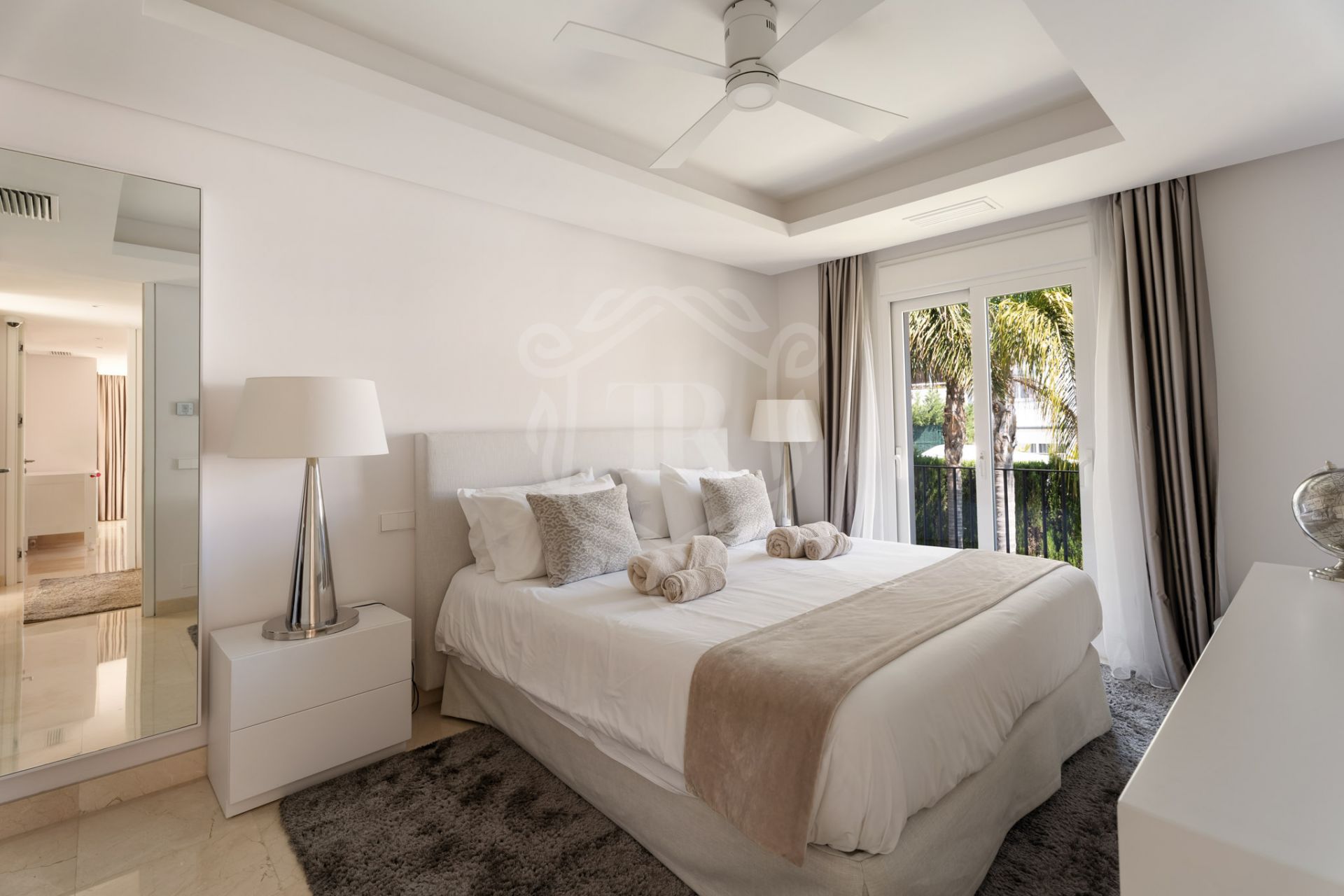 Villa en venta en Nueva Andalucia, Marbella