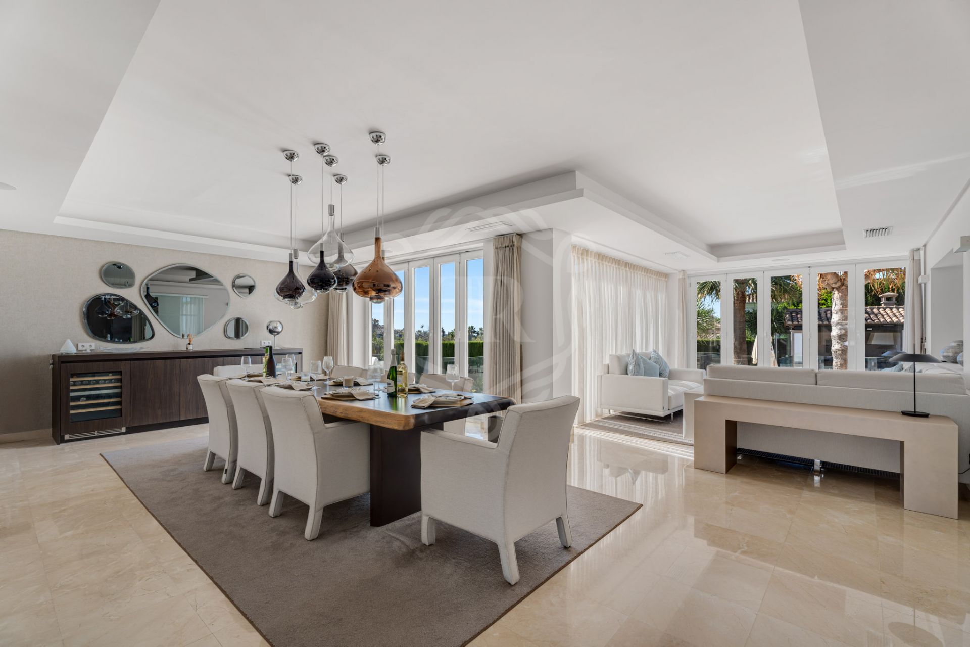 Villa en venta en Nueva Andalucia, Marbella