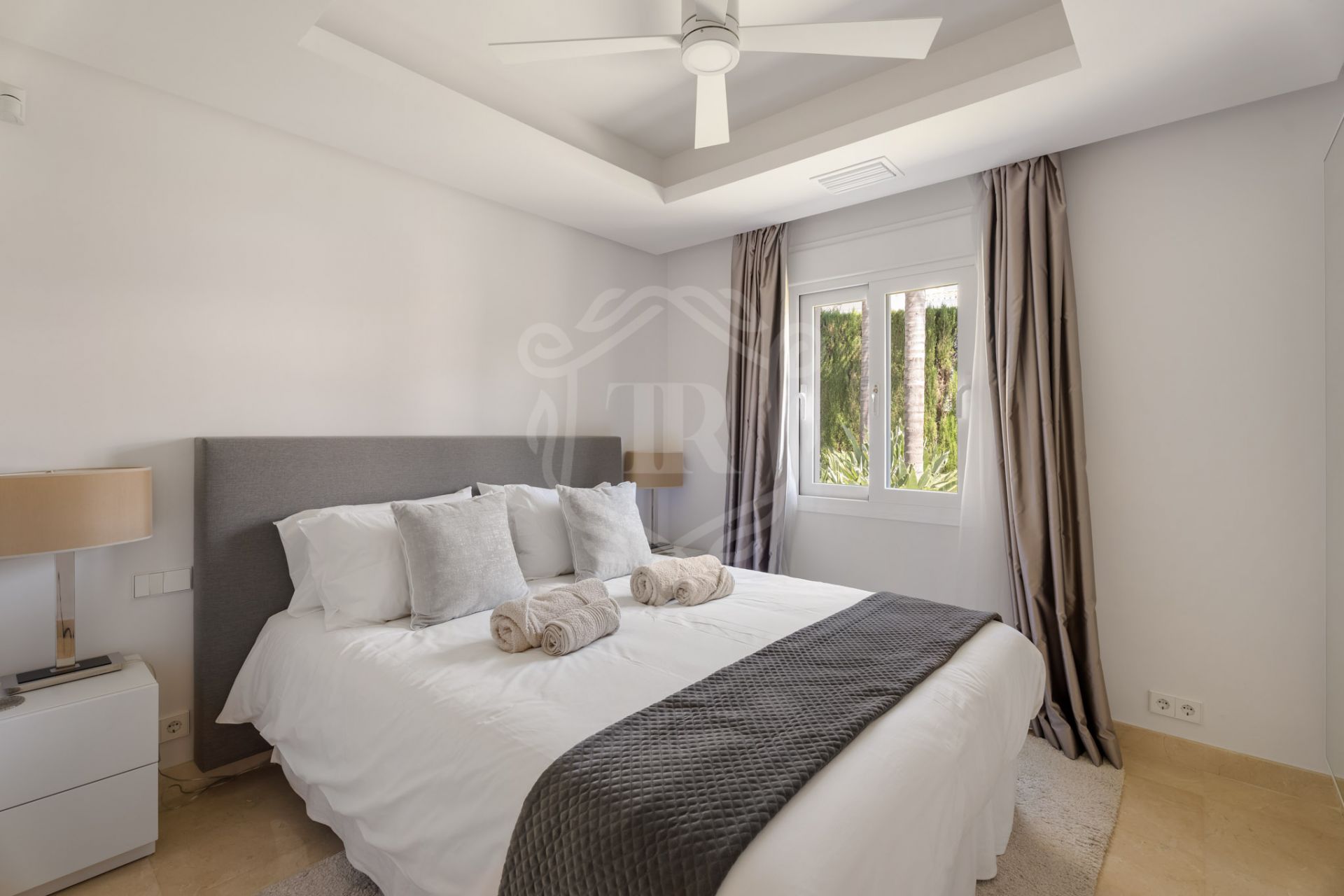 Villa en venta en Nueva Andalucia, Marbella