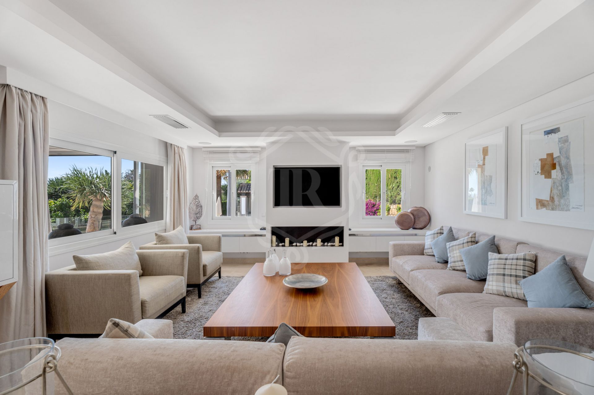 Villa en venta en Nueva Andalucia, Marbella