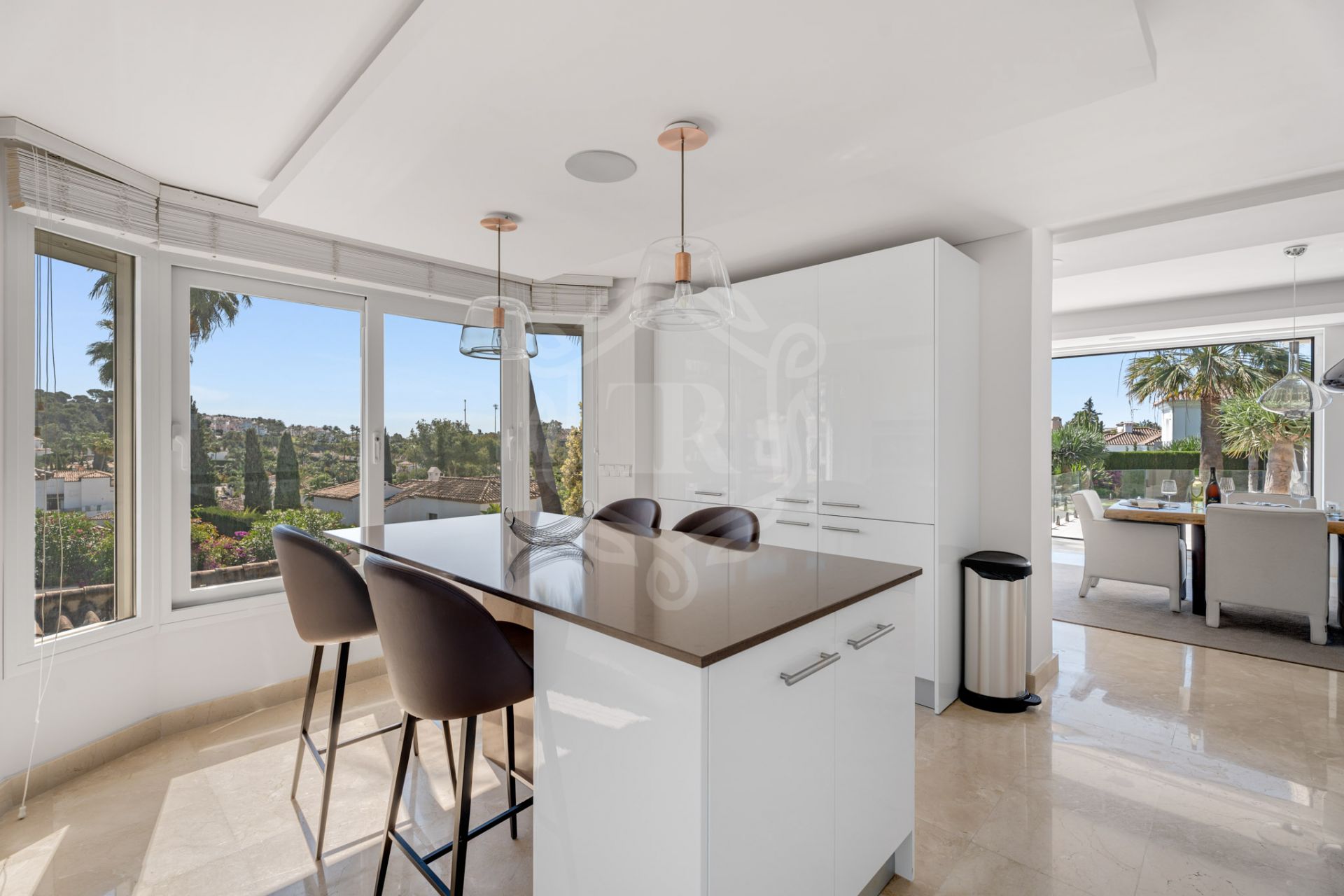 Villa en venta en Nueva Andalucia, Marbella