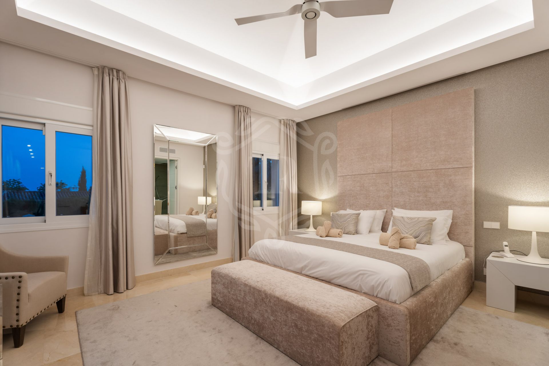 Villa en venta en Nueva Andalucia, Marbella