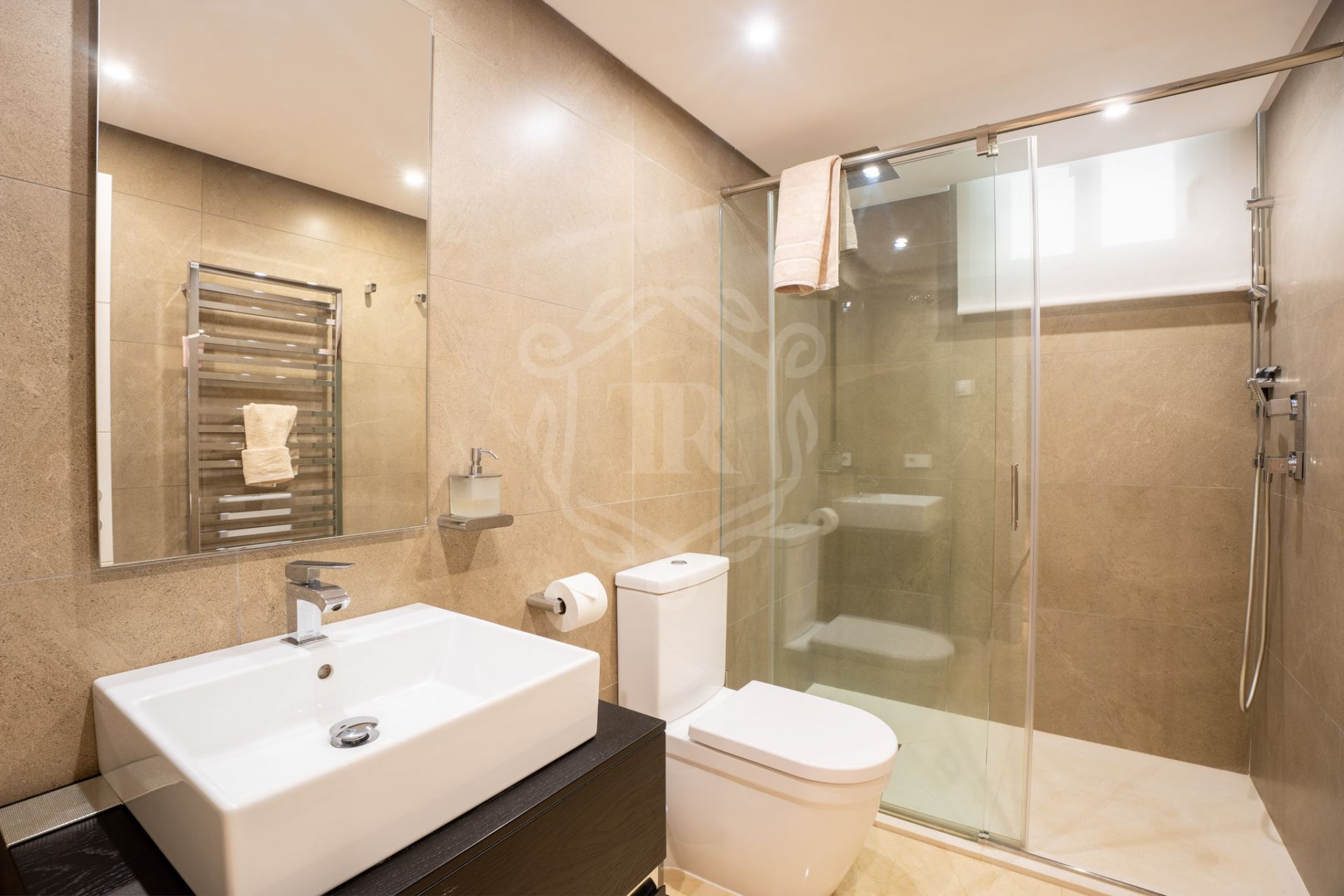 Villa en venta en Nueva Andalucia, Marbella