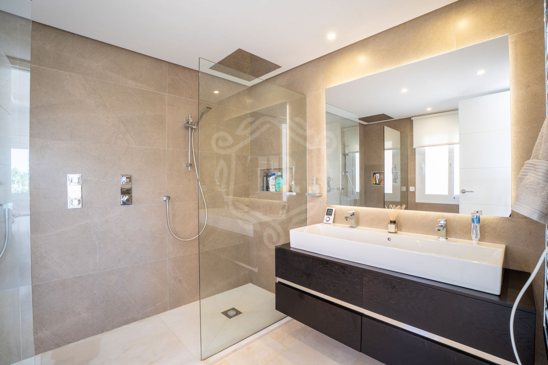 Villa en venta en Nueva Andalucia, Marbella