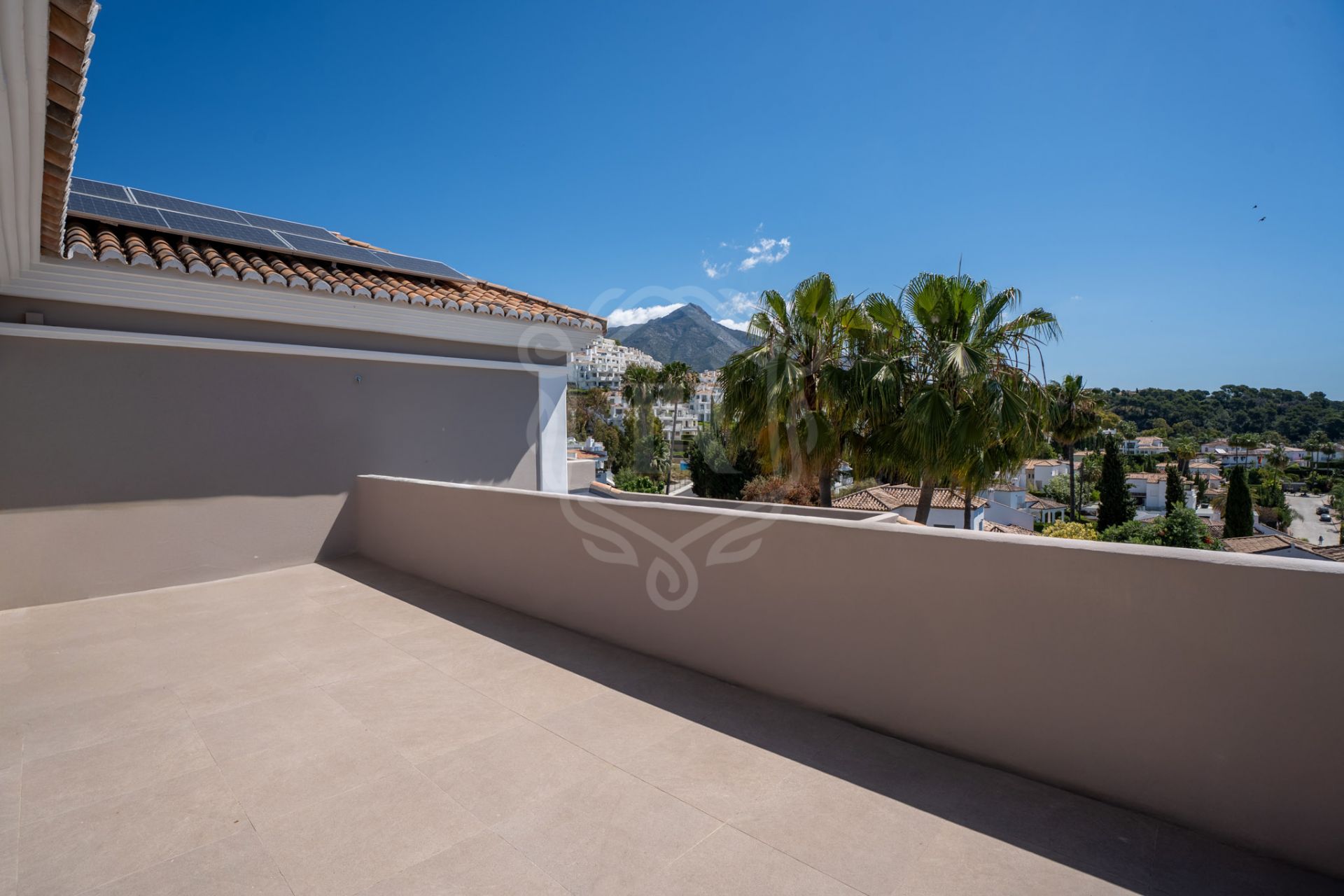 Villa en venta en Nueva Andalucia, Marbella