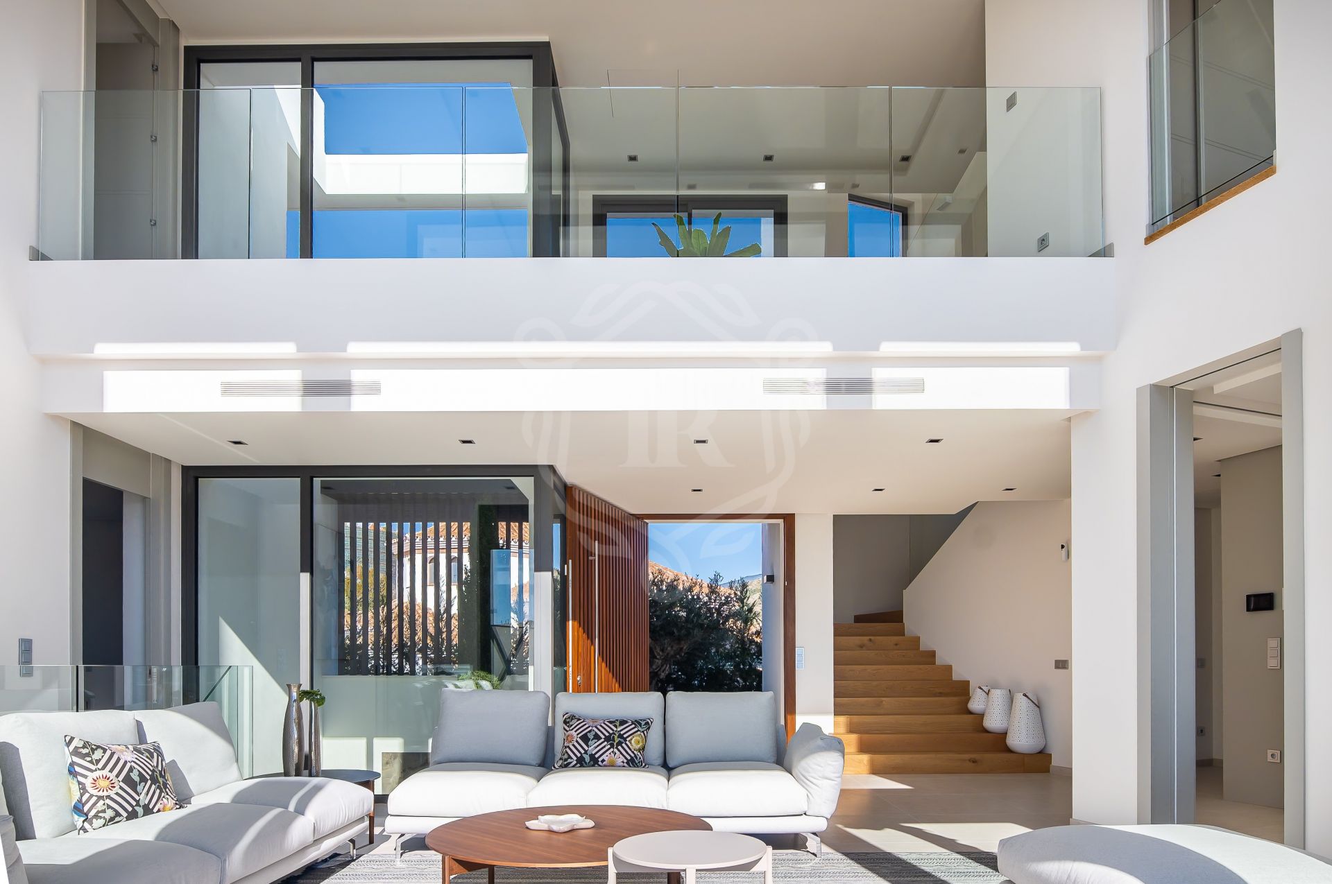 Villa for sale in Lomas de La Quinta, Benahavis