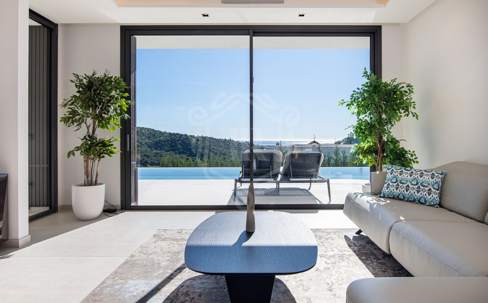 Villa for sale in Lomas de La Quinta, Benahavis