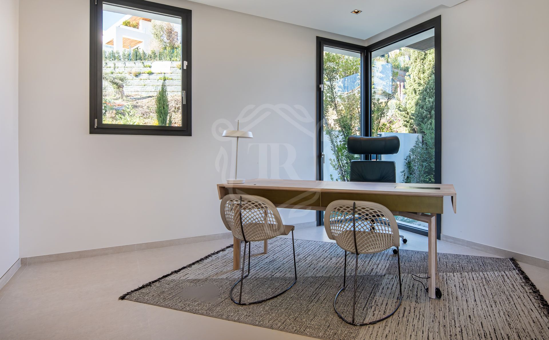 Villa for sale in Lomas de La Quinta, Benahavis