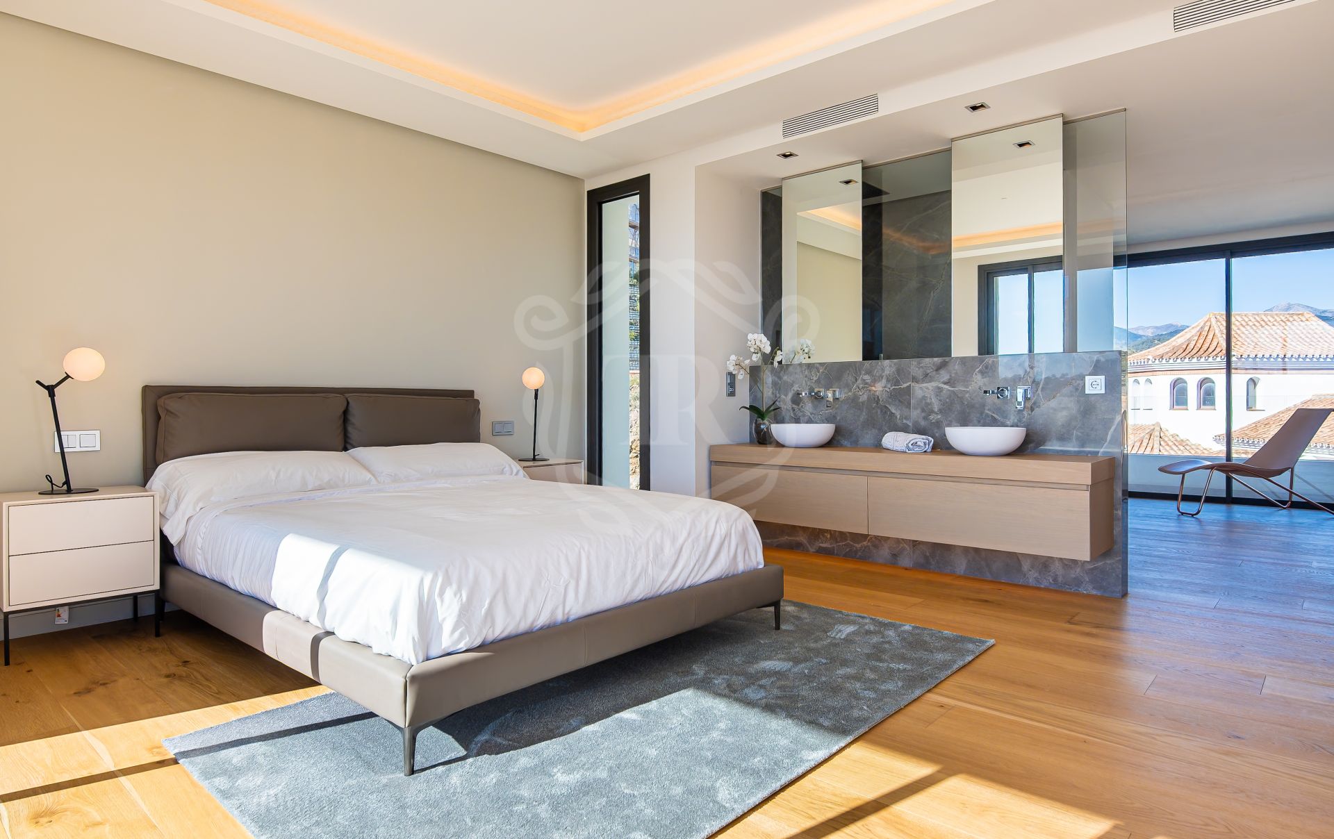 Villa for sale in Lomas de La Quinta, Benahavis