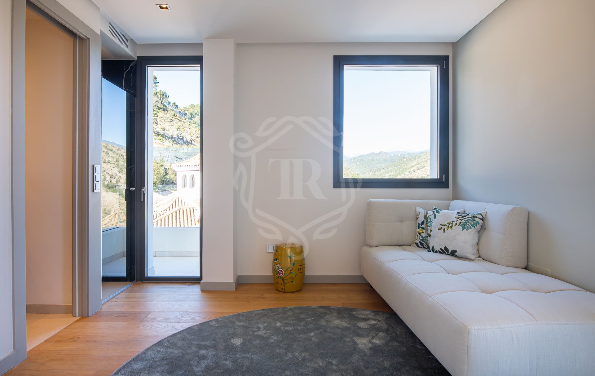 Villa for sale in Lomas de La Quinta, Benahavis