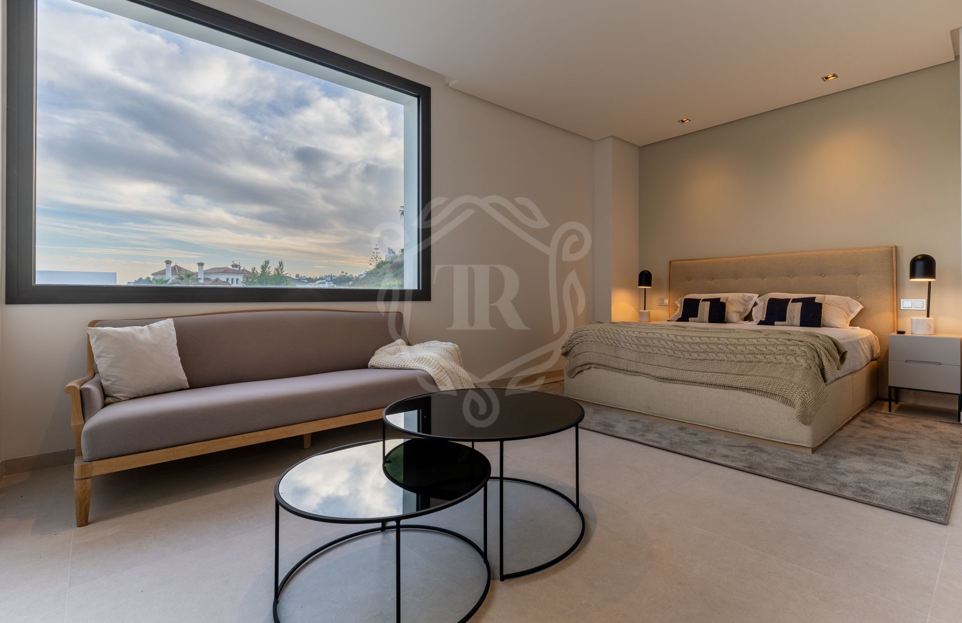 Villa for sale in Lomas de La Quinta, Benahavis