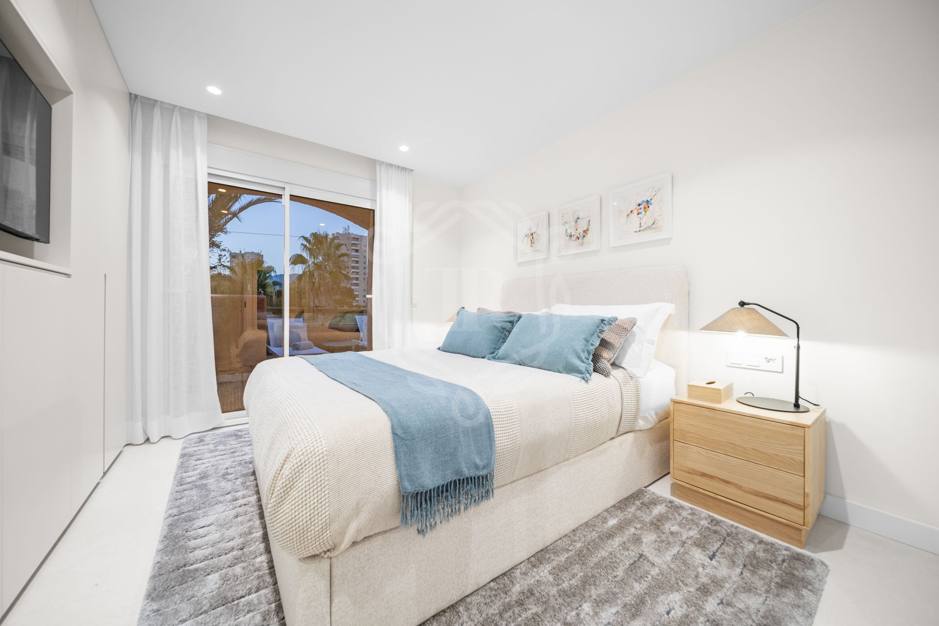 Town House for sale in El Palmeral, Nueva Andalucia