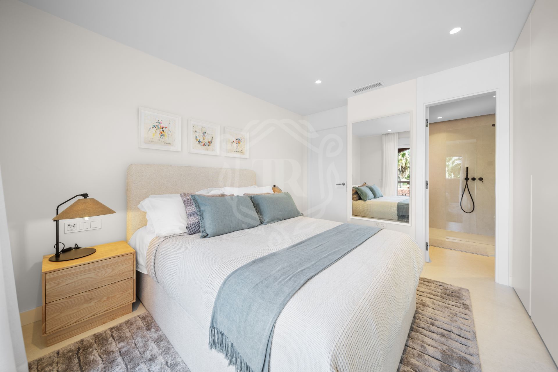 Town House for sale in El Palmeral, Nueva Andalucia