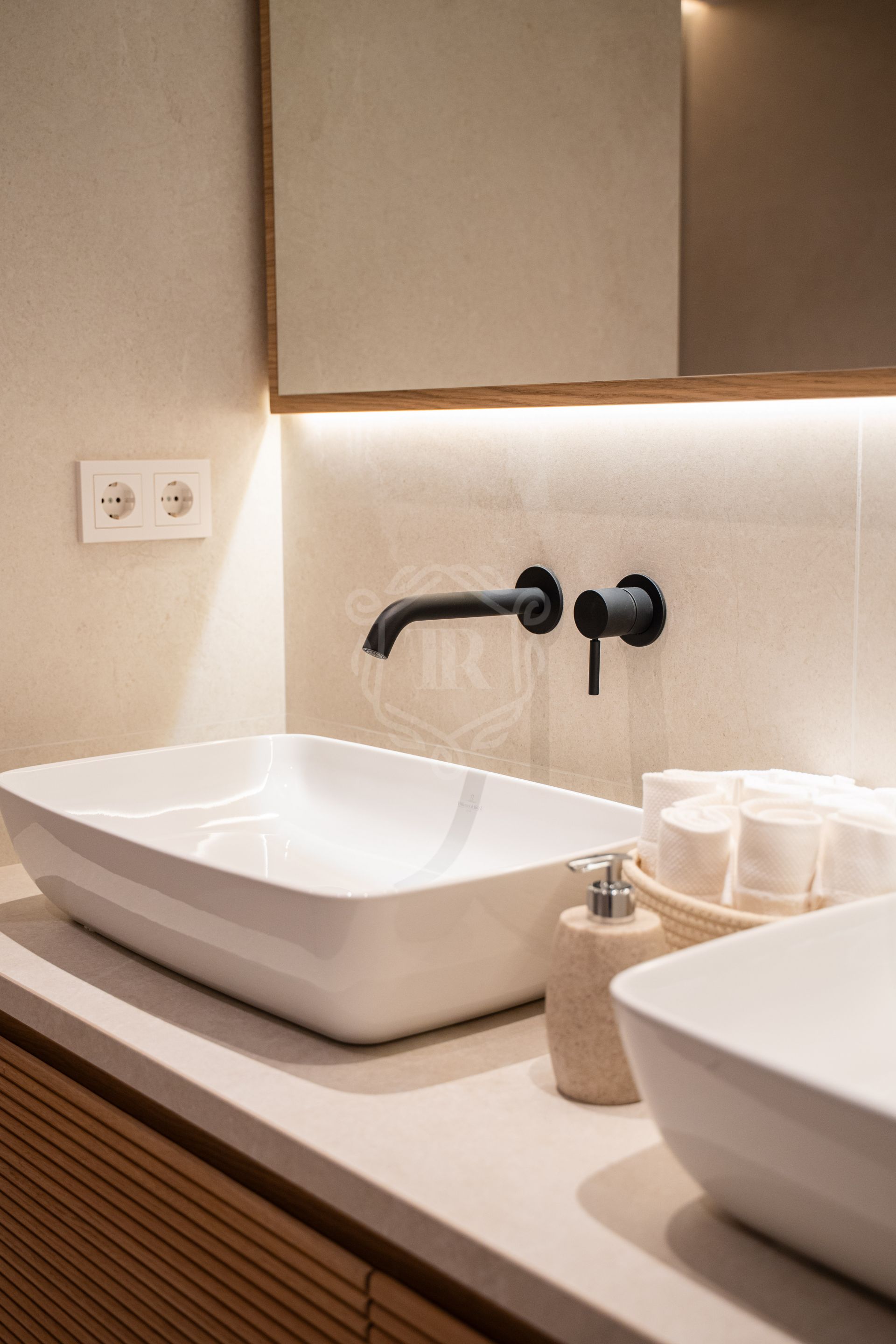 Town House for sale in El Palmeral, Nueva Andalucia