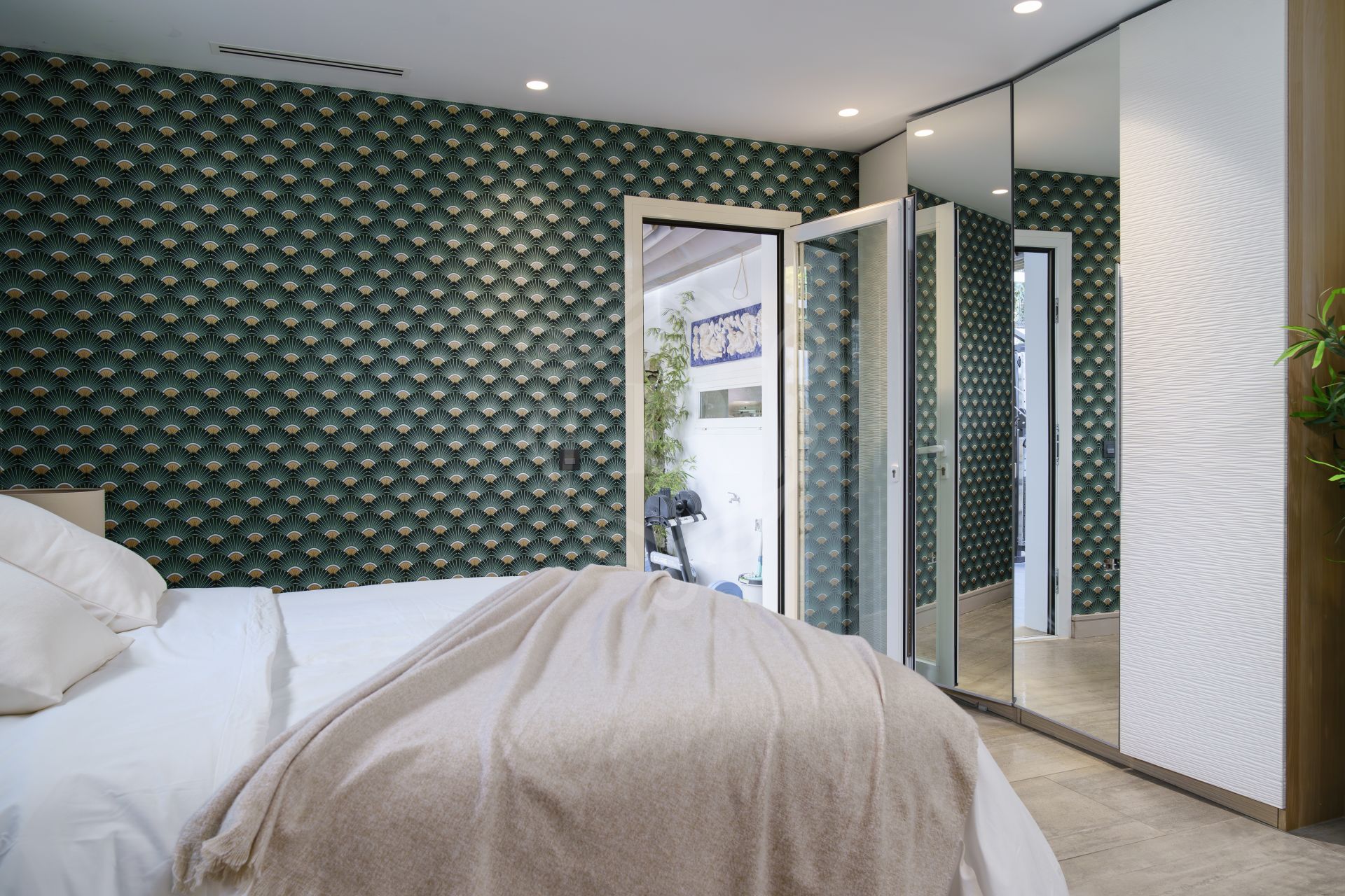 Villa en venta en Nueva Andalucia, Marbella