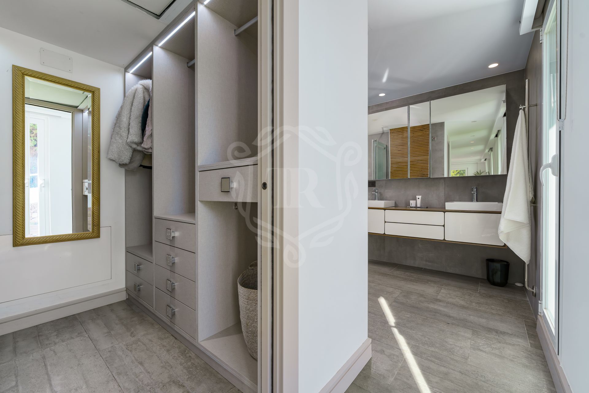 Villa en venta en Nueva Andalucia, Marbella