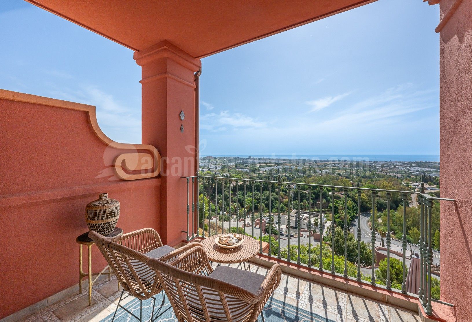 Duplex in Monte Halcones, Benahavis