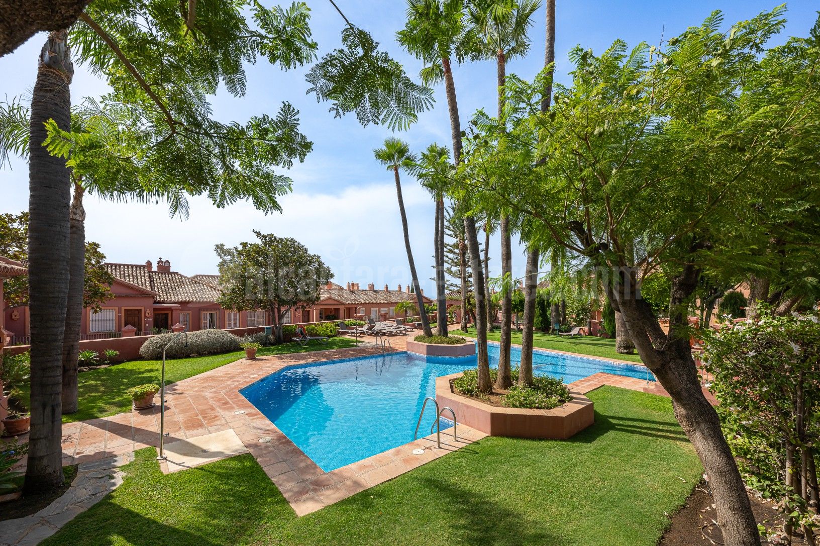 Duplex in Monte Halcones, Benahavis