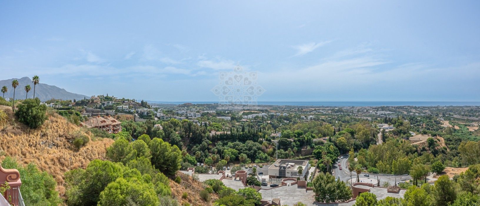 Duplex in Monte Halcones, Benahavis