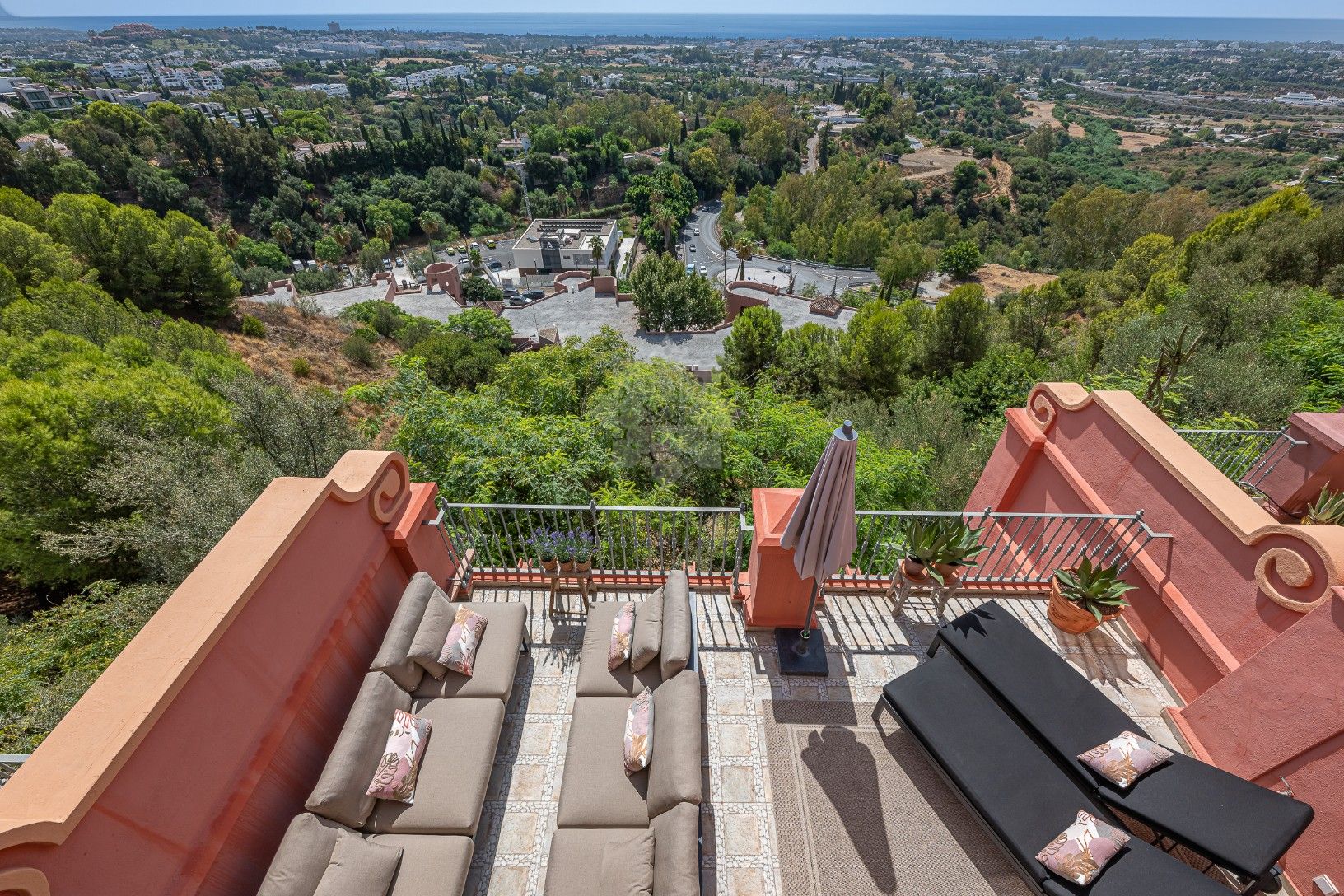 Duplex in Monte Halcones, Benahavis