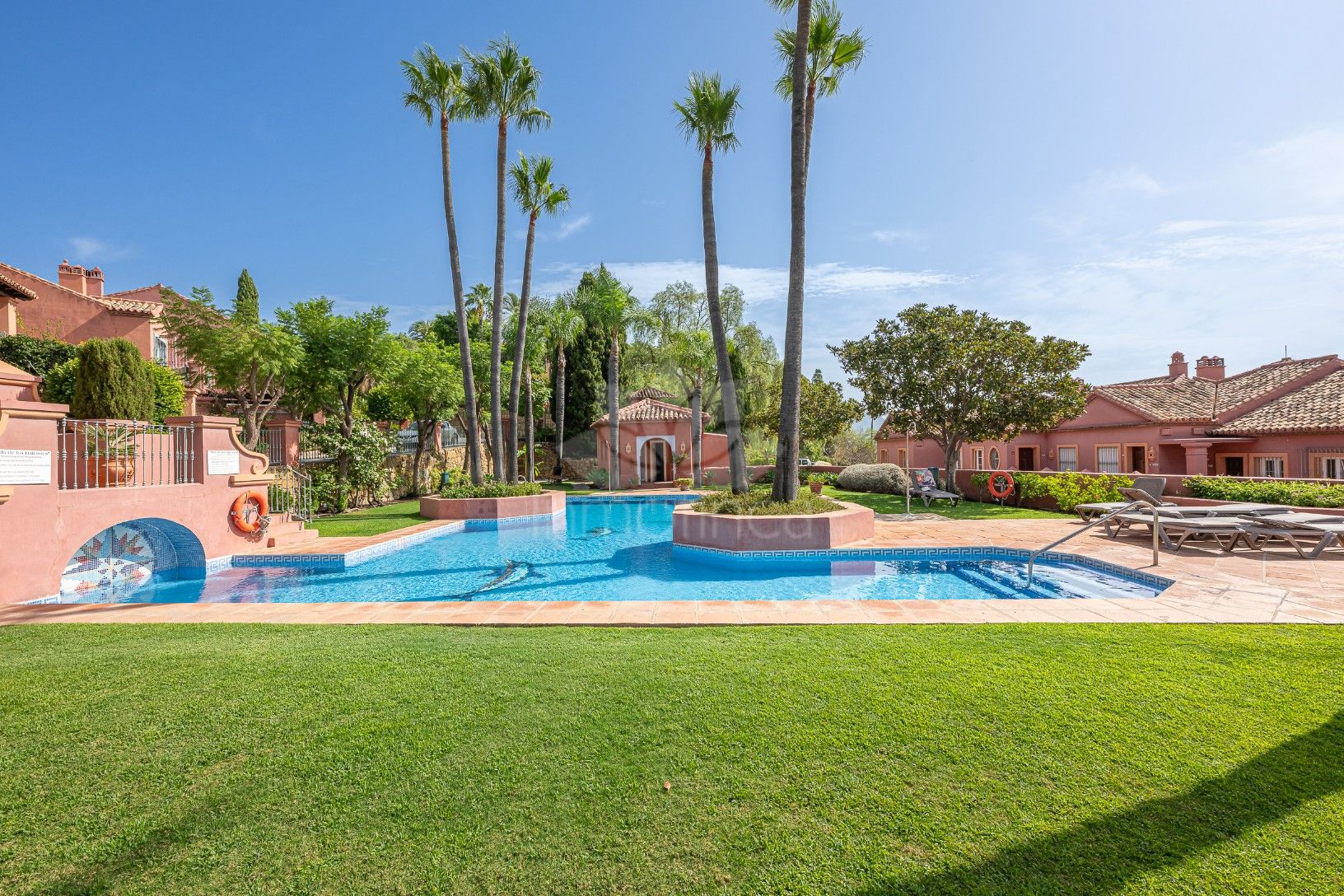 Duplex in Monte Halcones, Benahavis
