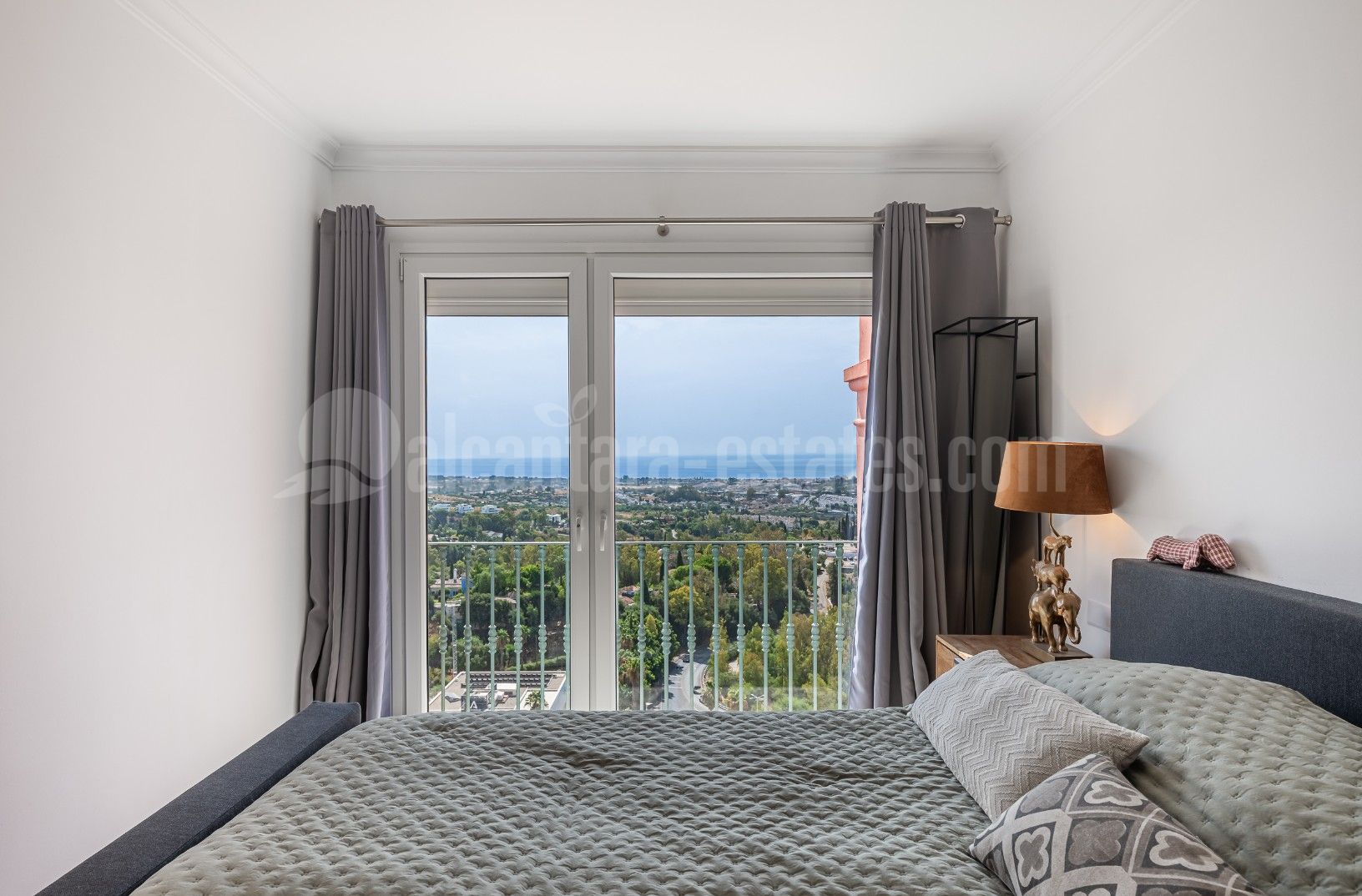 Duplex in Monte Halcones, Benahavis