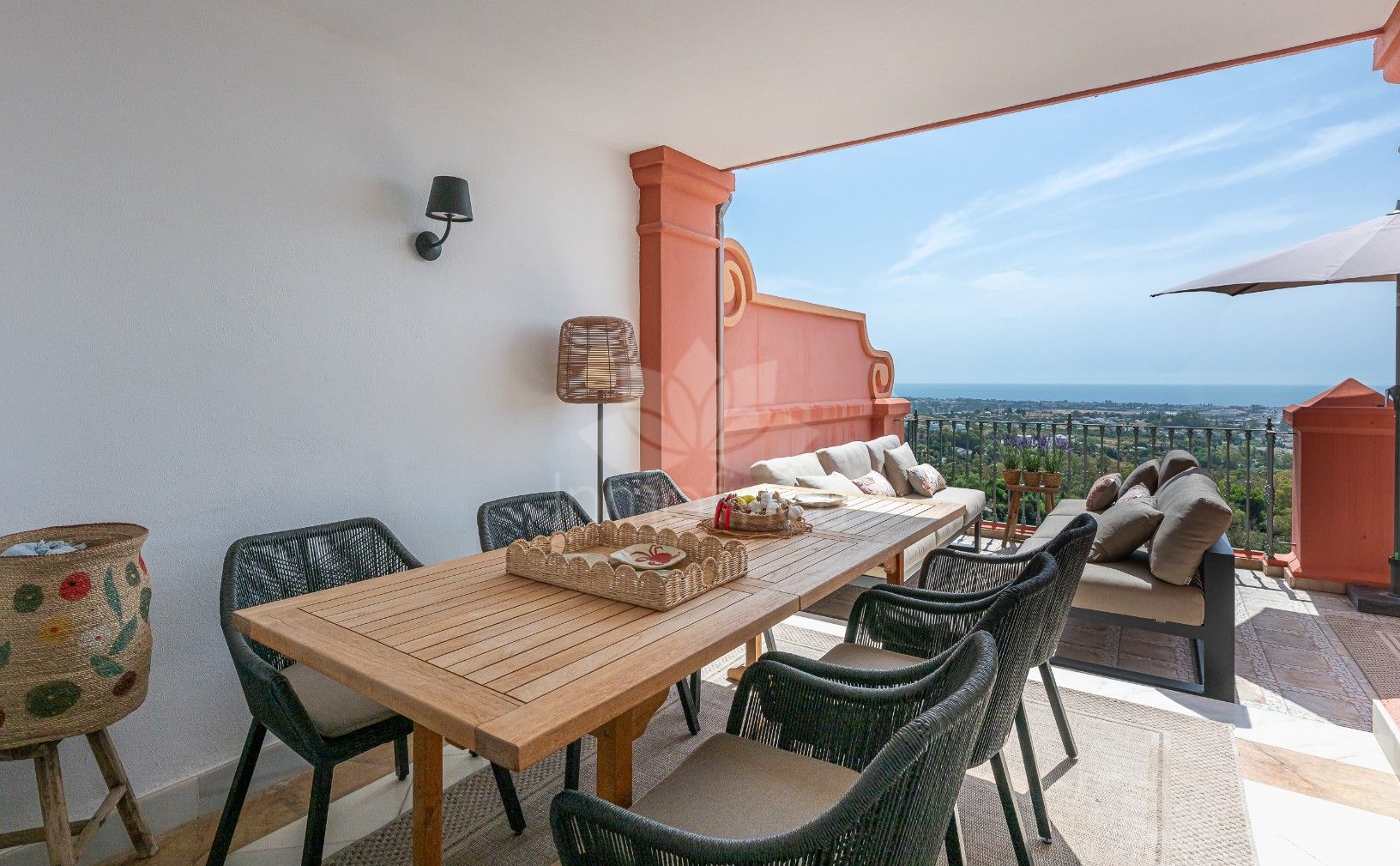 Duplex in Monte Halcones, Benahavis