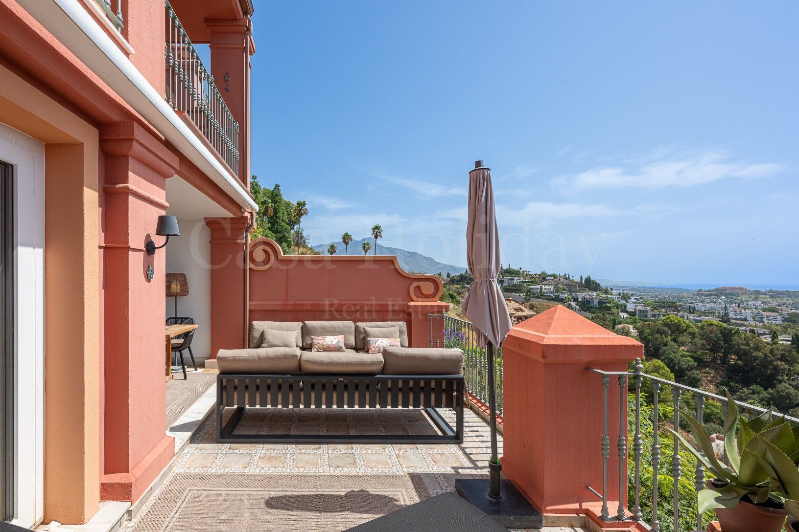 Duplex in Monte Halcones, Benahavis