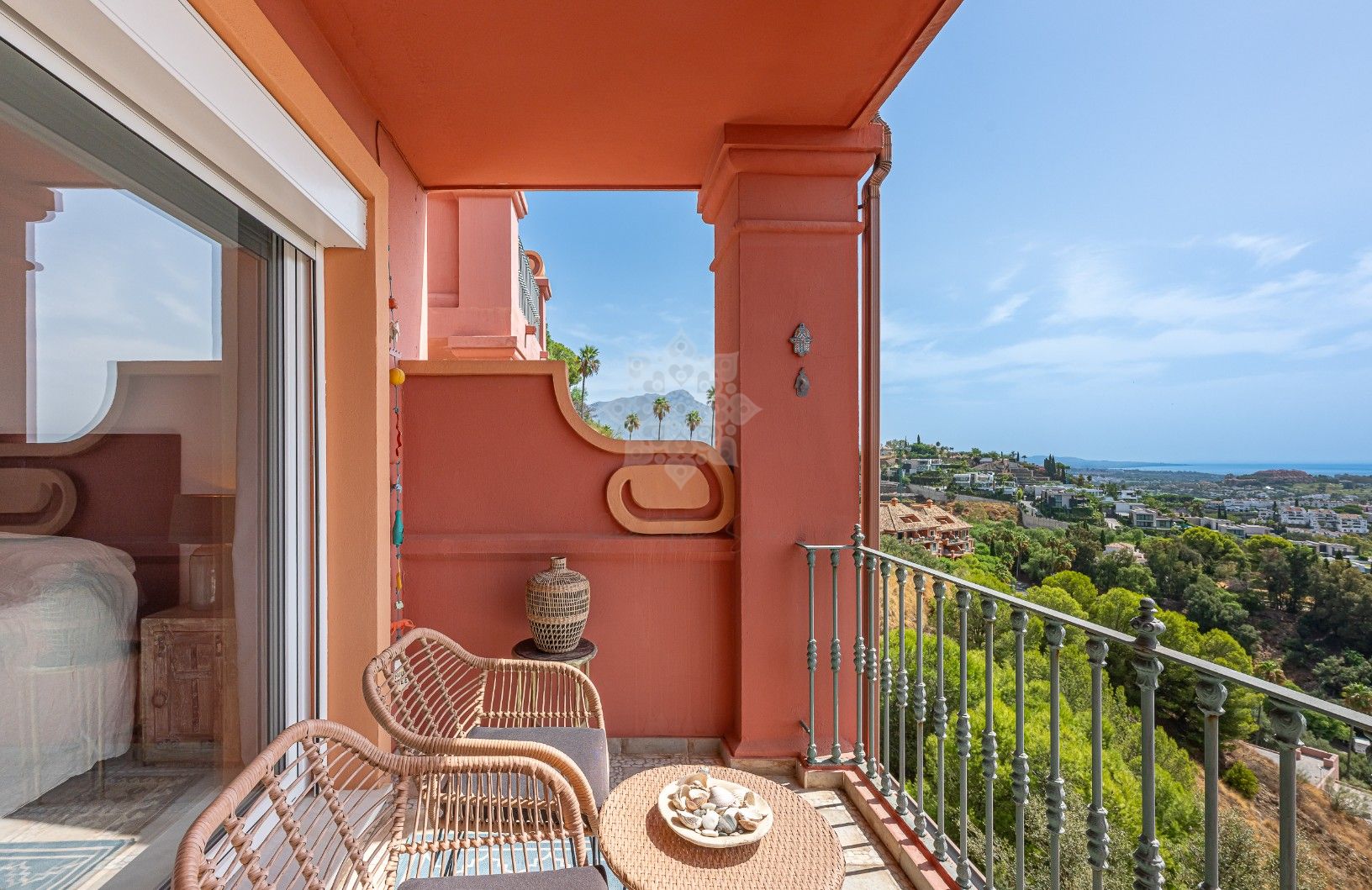 Duplex in Monte Halcones, Benahavis