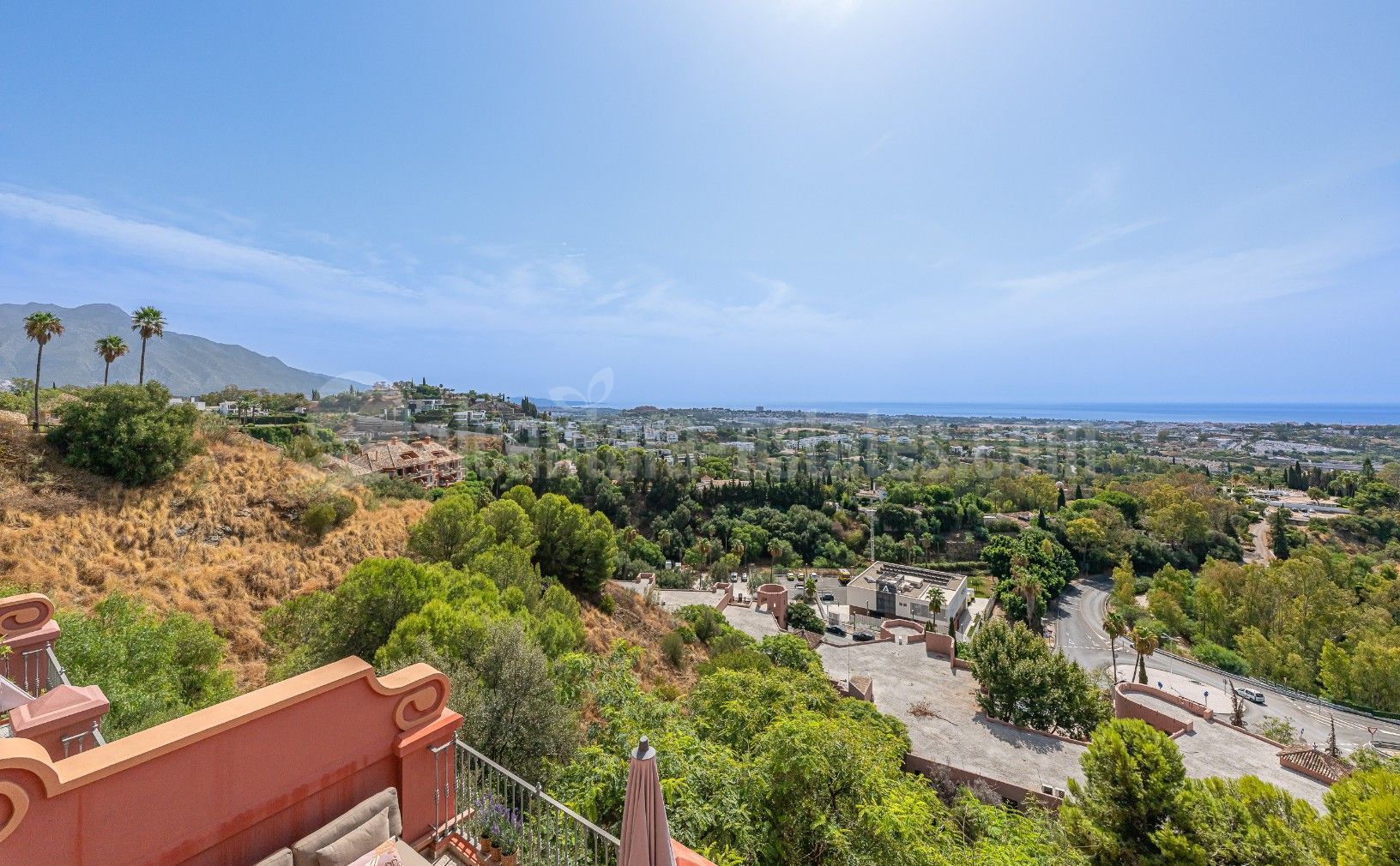 Duplex in Monte Halcones, Benahavis