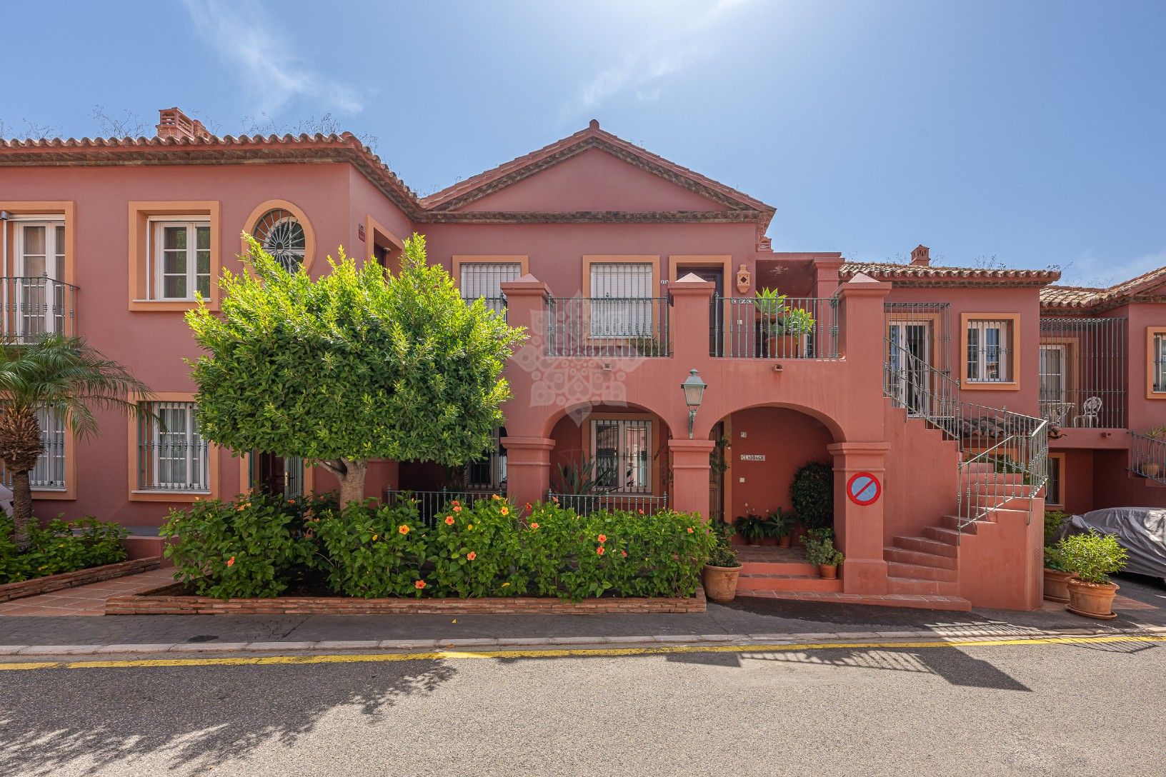 Duplex in Monte Halcones, Benahavis