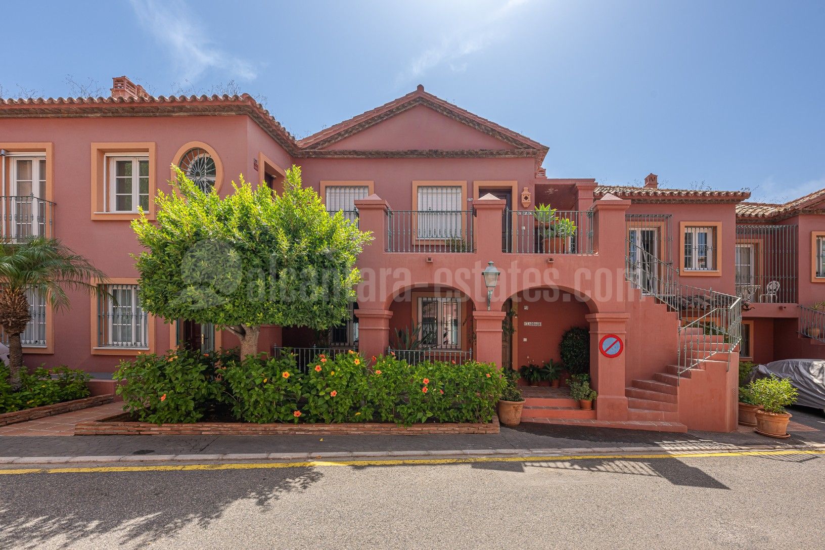 Duplex in Monte Halcones, Benahavis