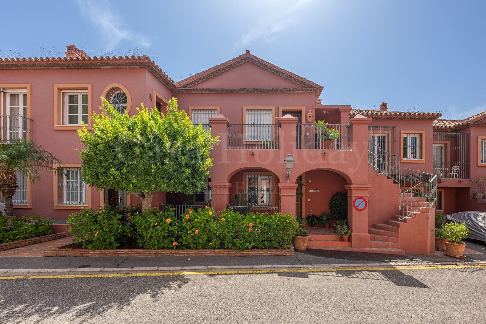 Duplex in Monte Halcones, Benahavis