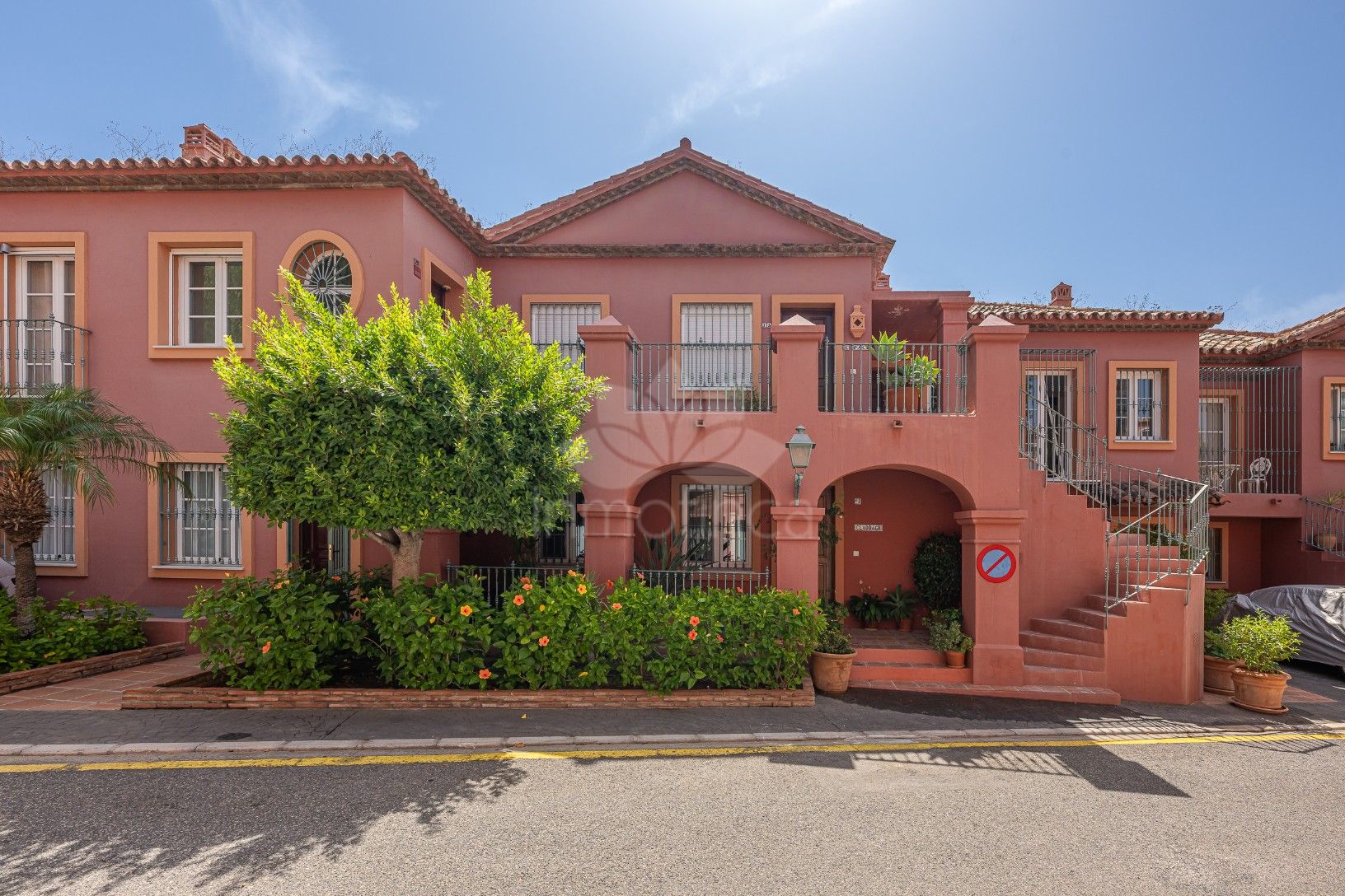 Duplex in Monte Halcones, Benahavis