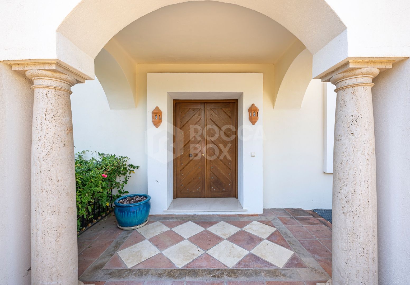 Villa Penati - Andalucian villa with 24h security